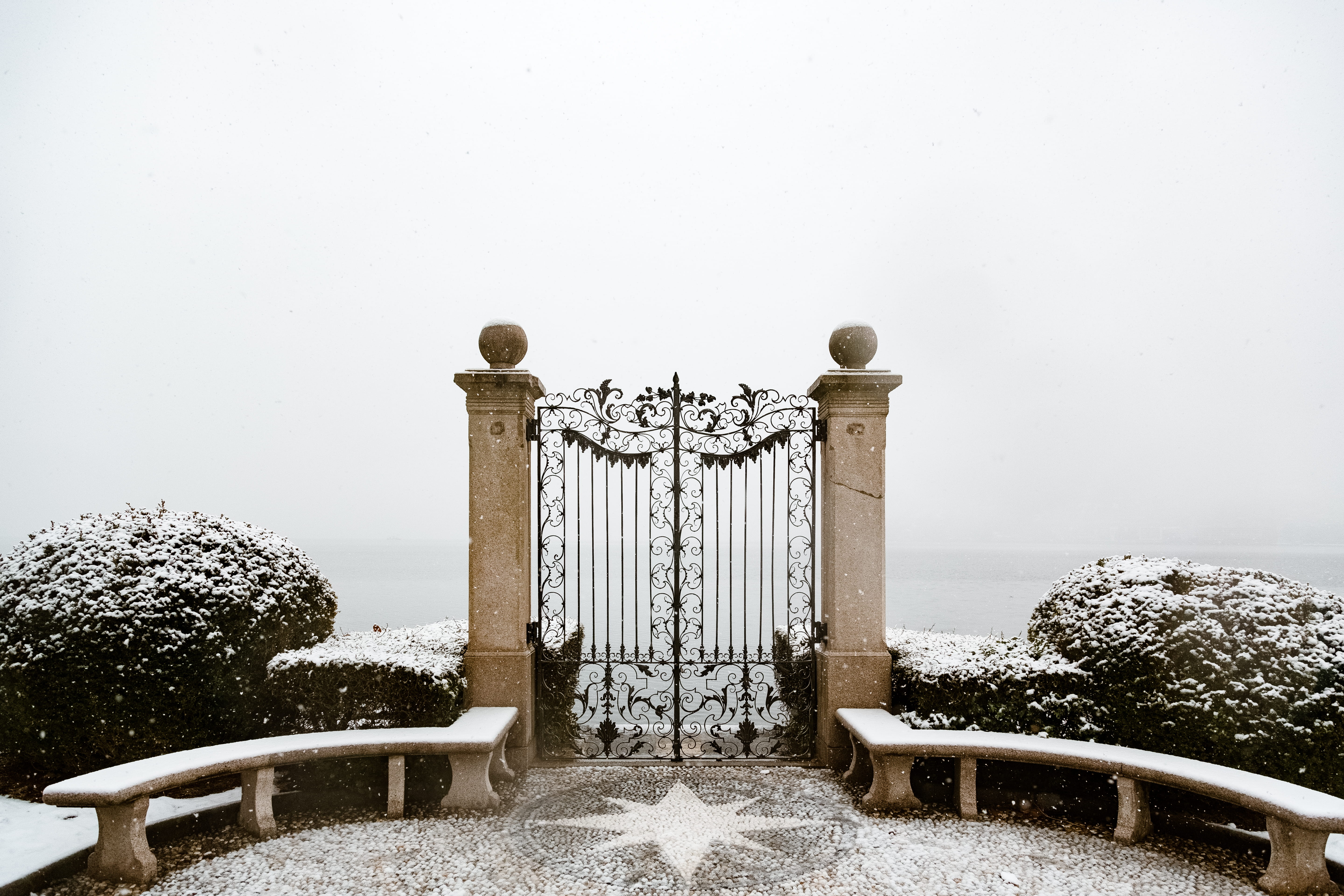 5K, Foggy landscape, daytime, scenic, winter background, winter landscape, railing, nature, no people, columns, environment, frost, fog, black, tranquility, HD Wallpaper
