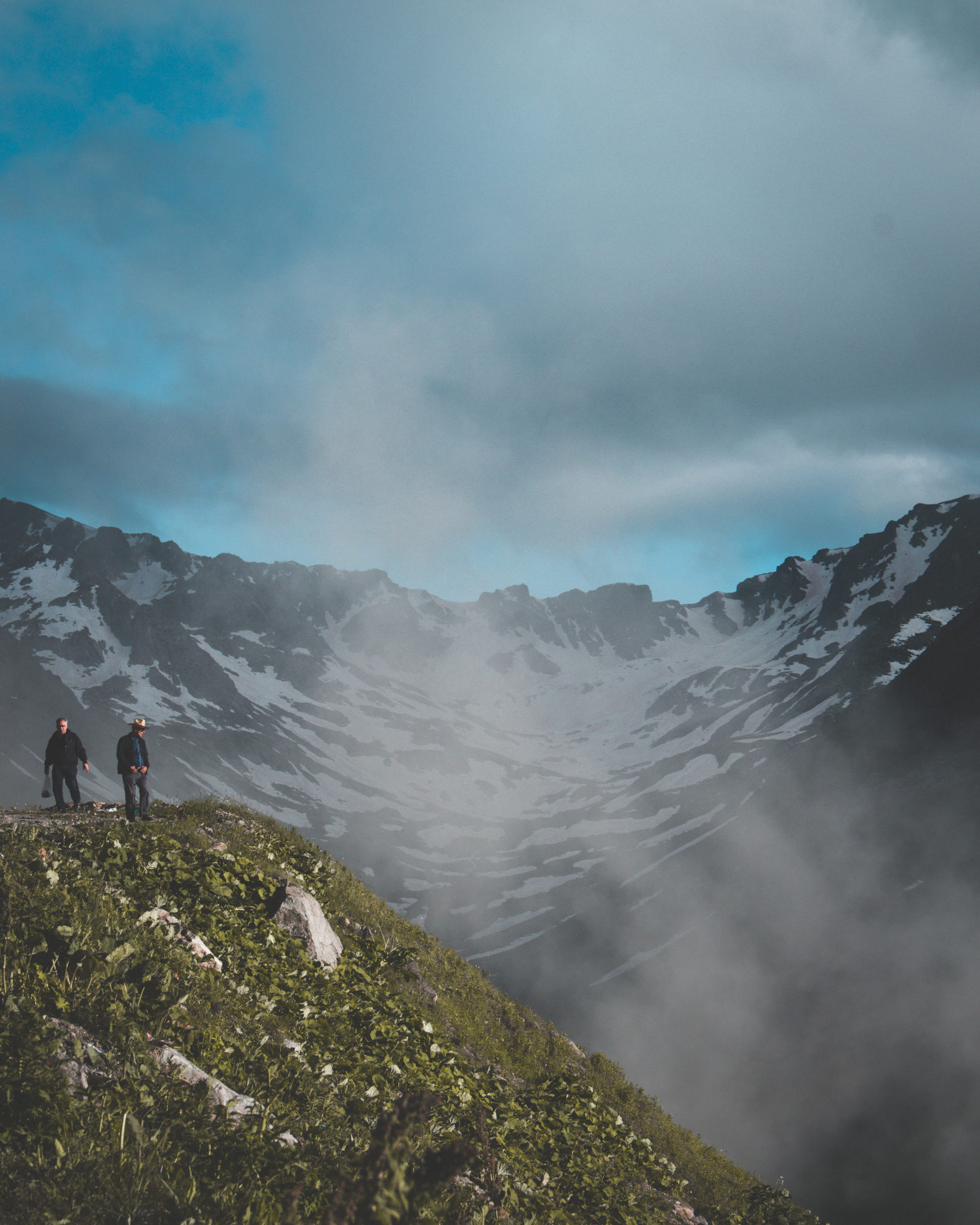 cloudy, icy, fog, real people, landscape, altitude, daytime, scenics - nature, mountain, winter landscape, scenic, frozen, two, weather, mountains, clouds, Phone HD Wallpaper