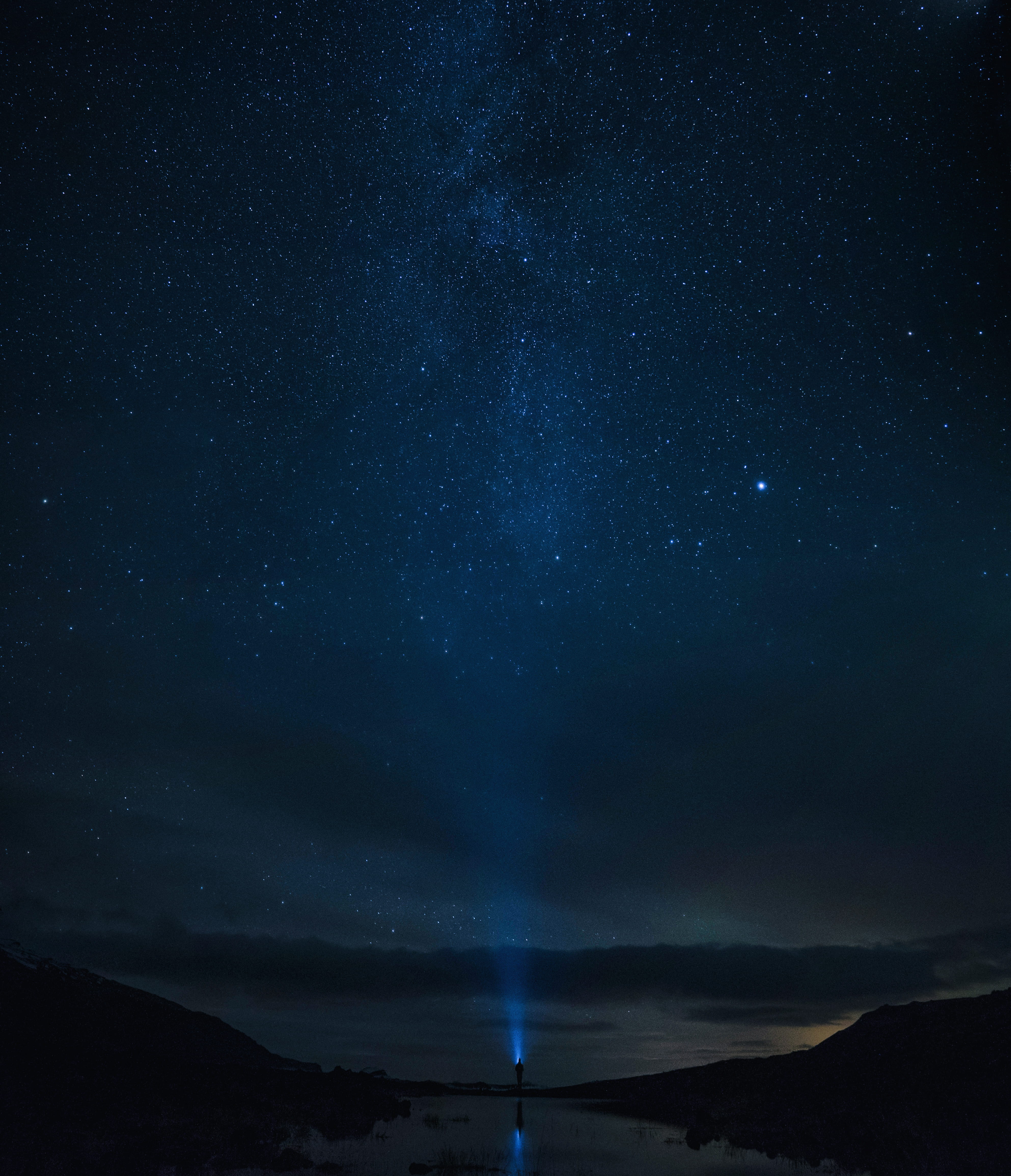 beauty in nature, 4K, flashlight, star, star - space, space and astronomy, towards, sky, scenics - nature, infinity, night, person, space, science, environment, Phone HD Wallpaper