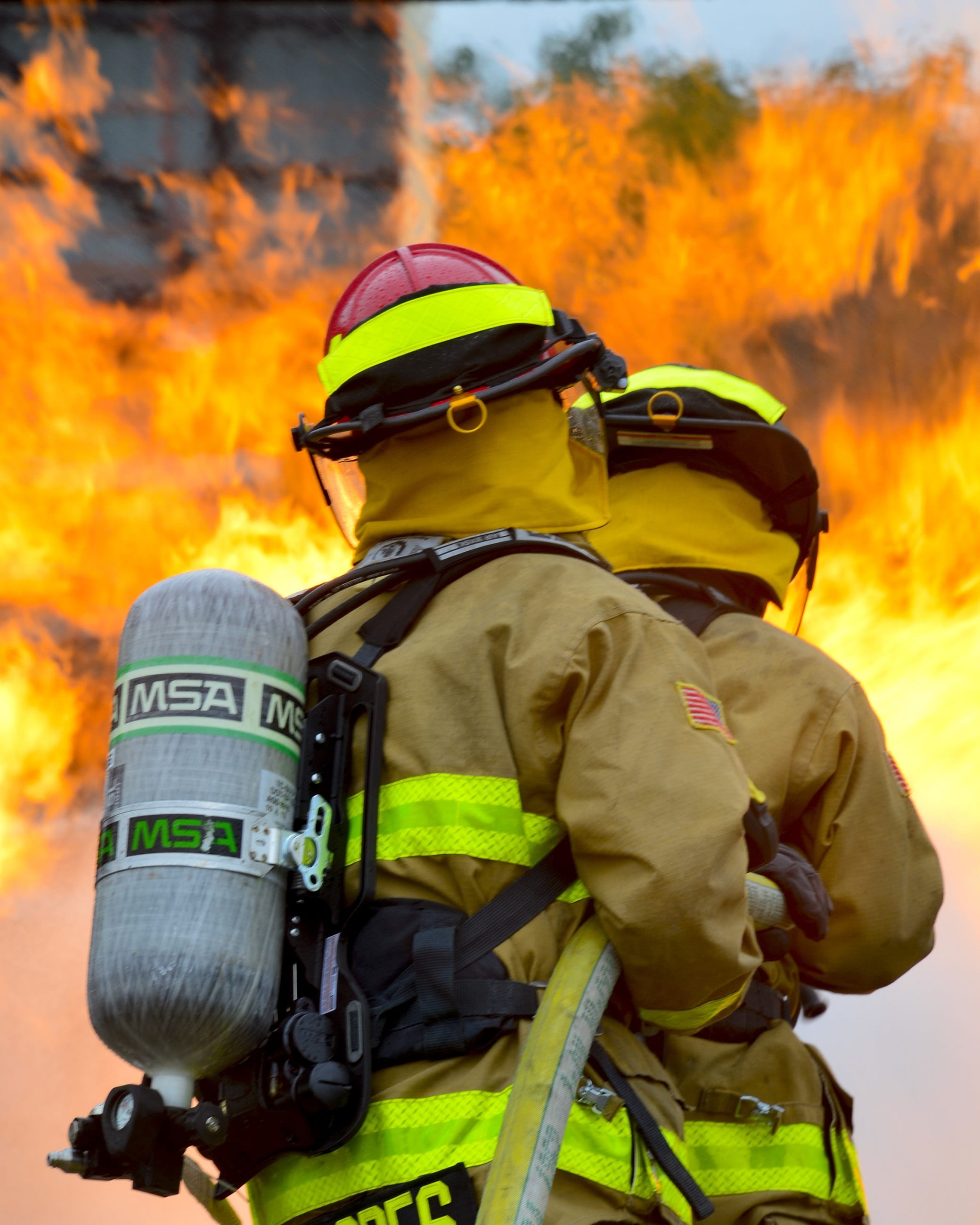 uniform, helmet, people, daytime, accidents and disasters, firefighter, outdoors, clothing, hot, firemen, portrait, monitor, rear view, flame, water, healthcare and medicine, Phone HD Wallpaper