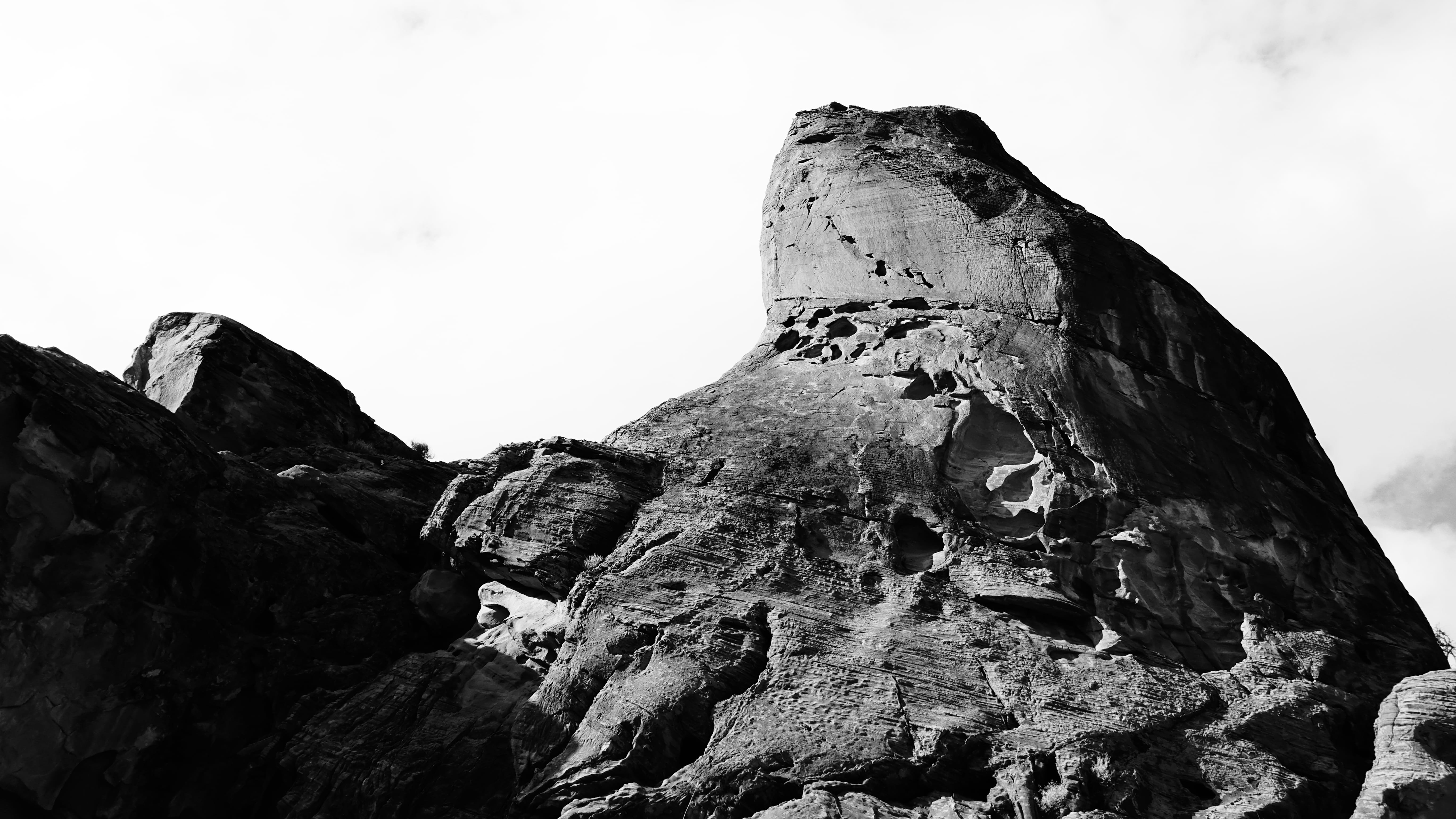 5K, bw, ruined, rock, sky, history, clear sky, rock formation, valley of fire, tranquility, no people, united states, grey, black and white, overton, outdoors, HD Wallpaper