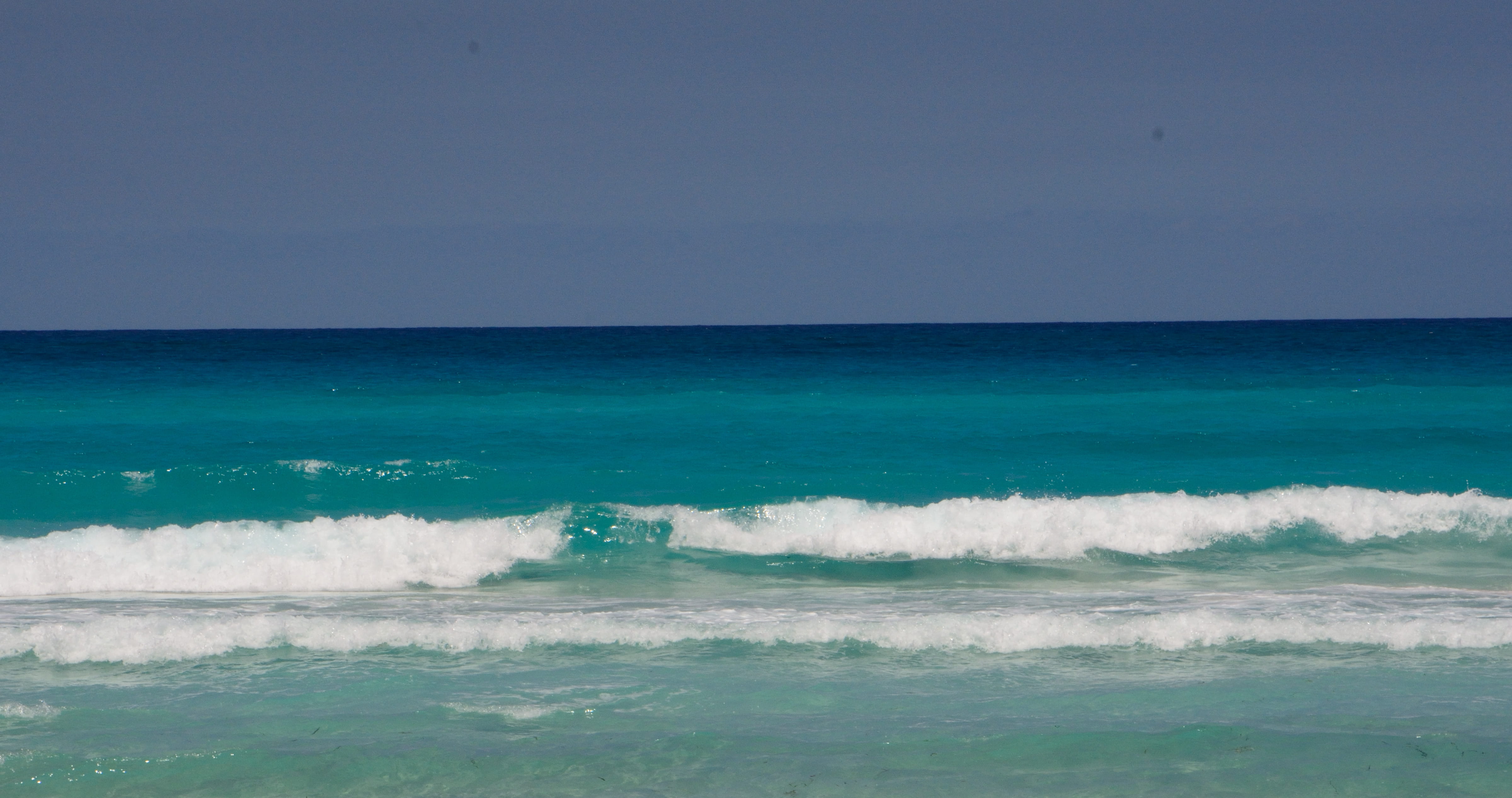 power in nature, blue, horizon, beach, outdoors, 4K, day, water, wave, aquatic sport, varadero, turquoise colored, tropical, cuba, sky, seaside, horizon over water, HD Wallpaper