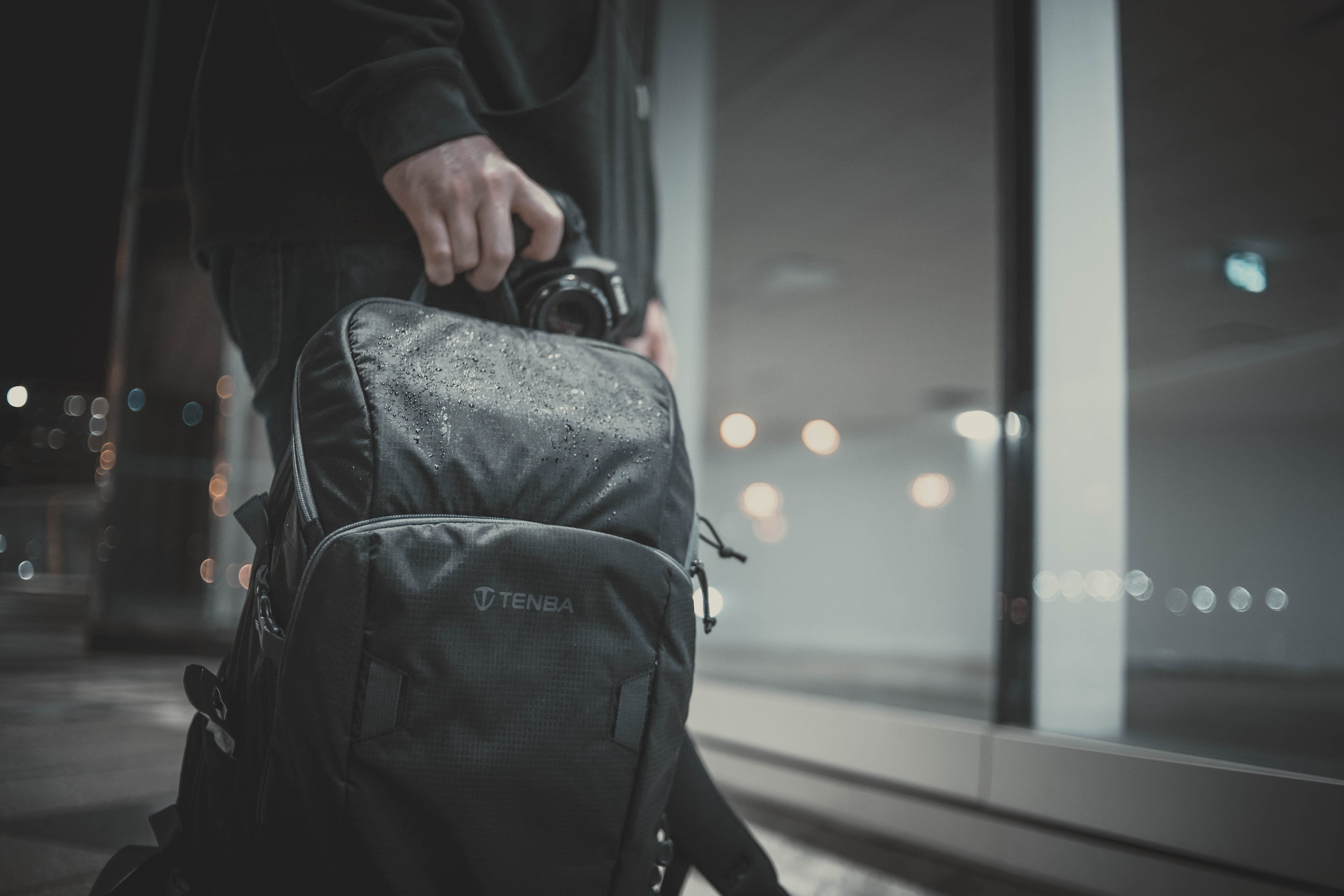 cushion, car trunk, real people, handbag, indoors, 5K, transportation, backpack, accessory, midsection, accessories, belt, transparent, standing, carring, HD Wallpaper