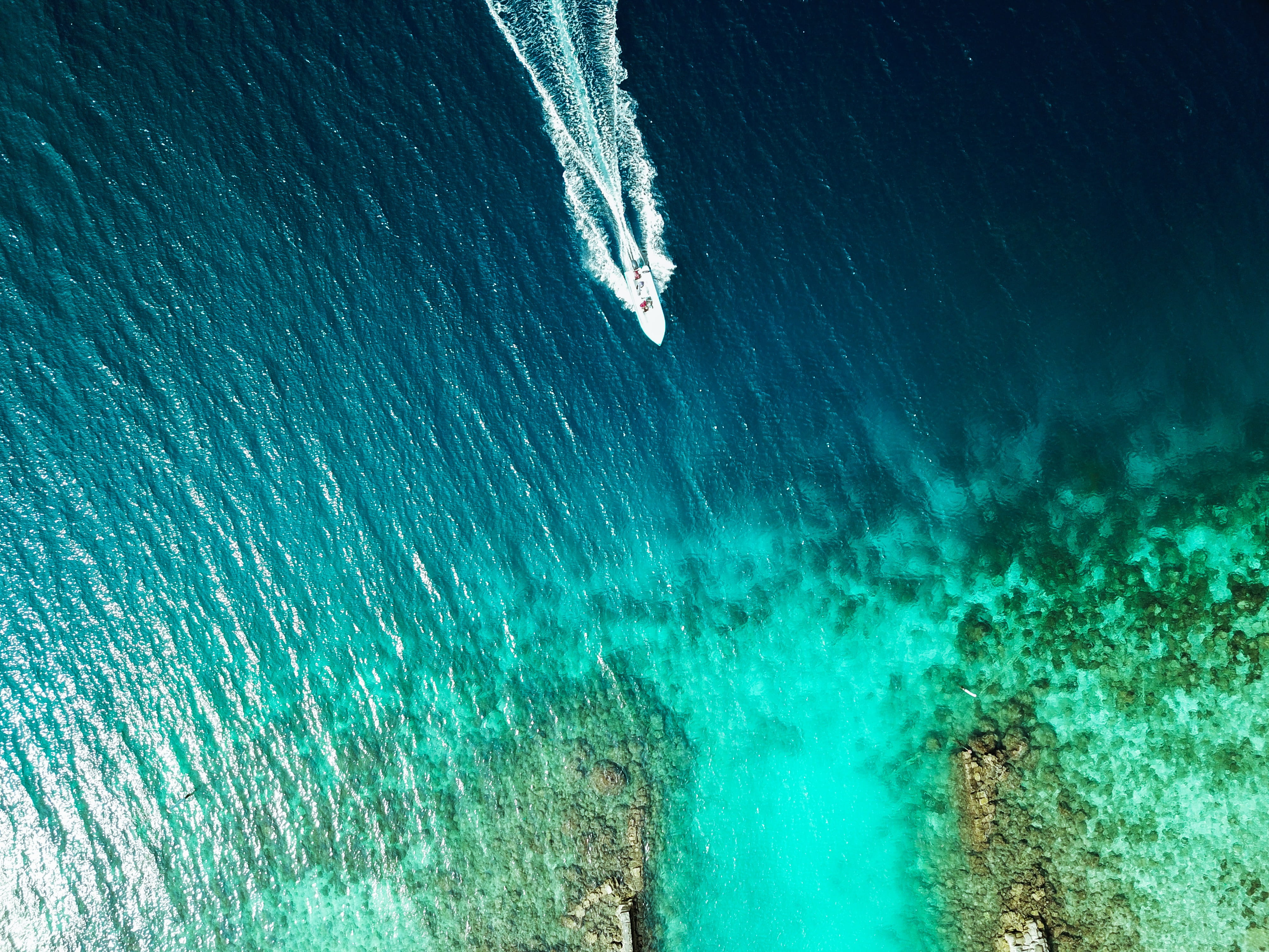 undersea, nautical vessel, beauty in nature, 4K, water, near, day, outdoors, aquatic sport, moving, photography, travel, green, island, high angle view, HD Wallpaper