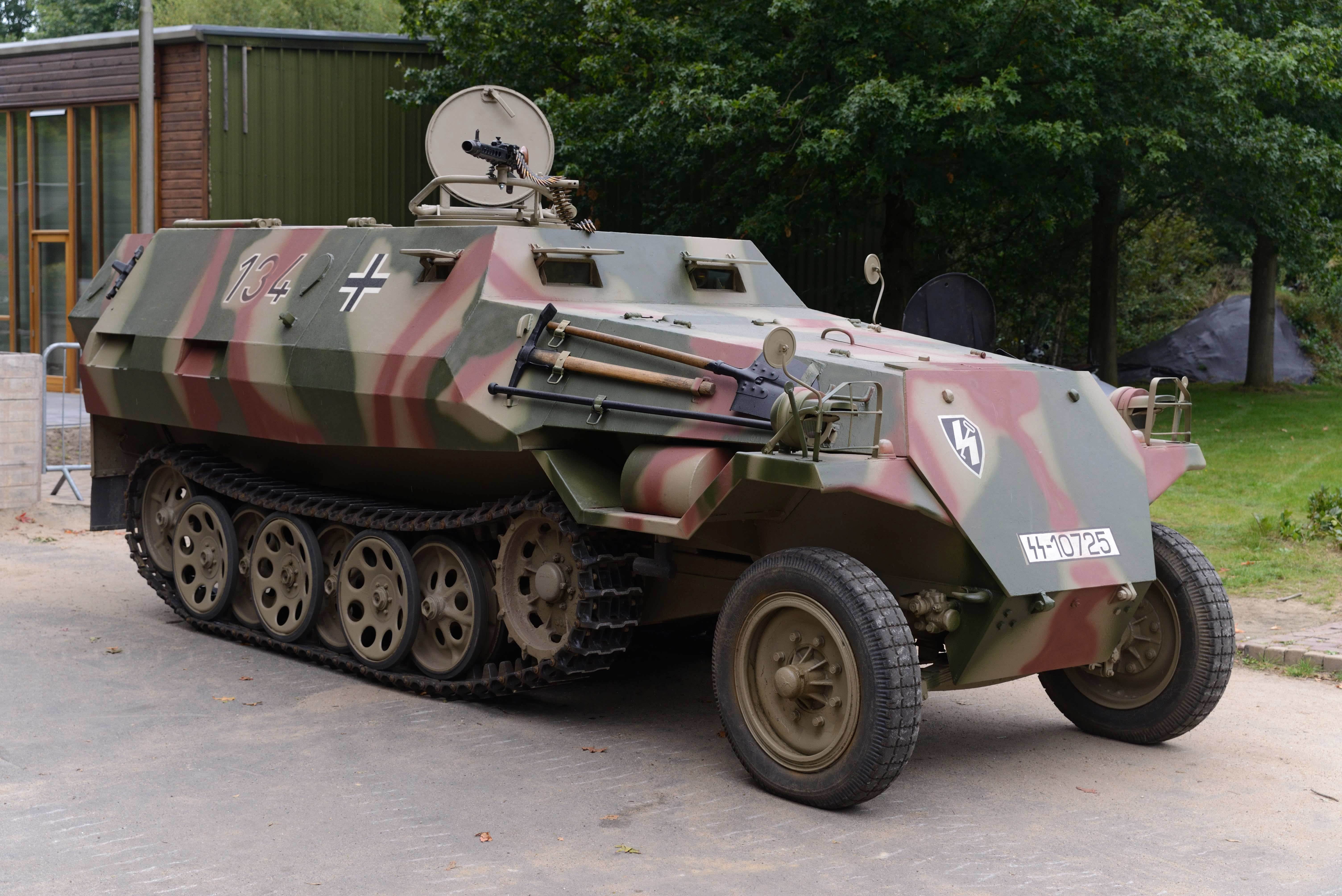 nature, Special motor vehicle, tank, street, 5K, German, no people, military, side view, motor vehicle, day, battle, plant, half-track, wheel, stationary, HD Wallpaper