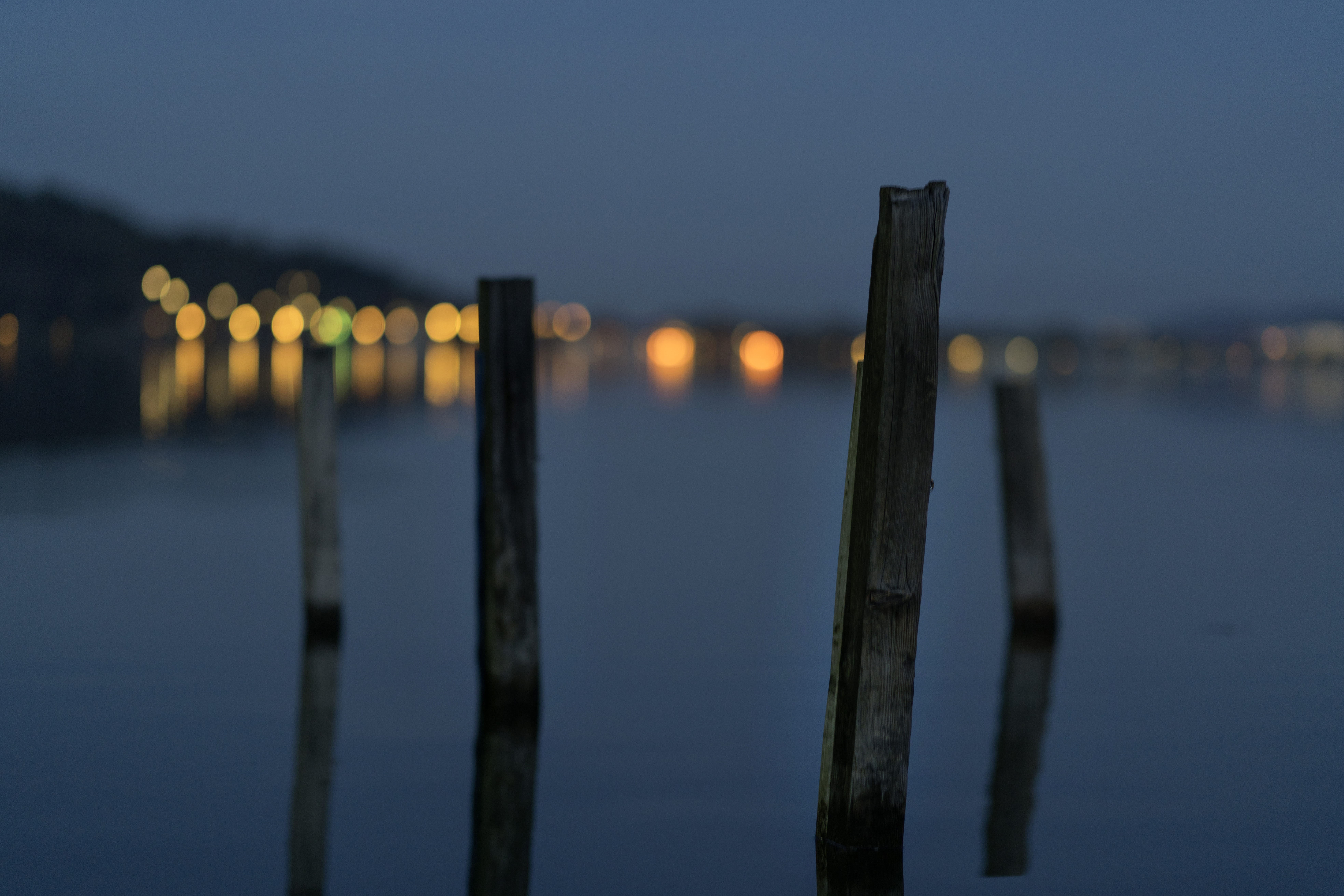 safety, grau, sky, wood - material, coast, focus on foreground, wooden, night, no people, boundary, ocean, dawn, fence, outdoors, red sky, wooden post, HD Wallpaper
