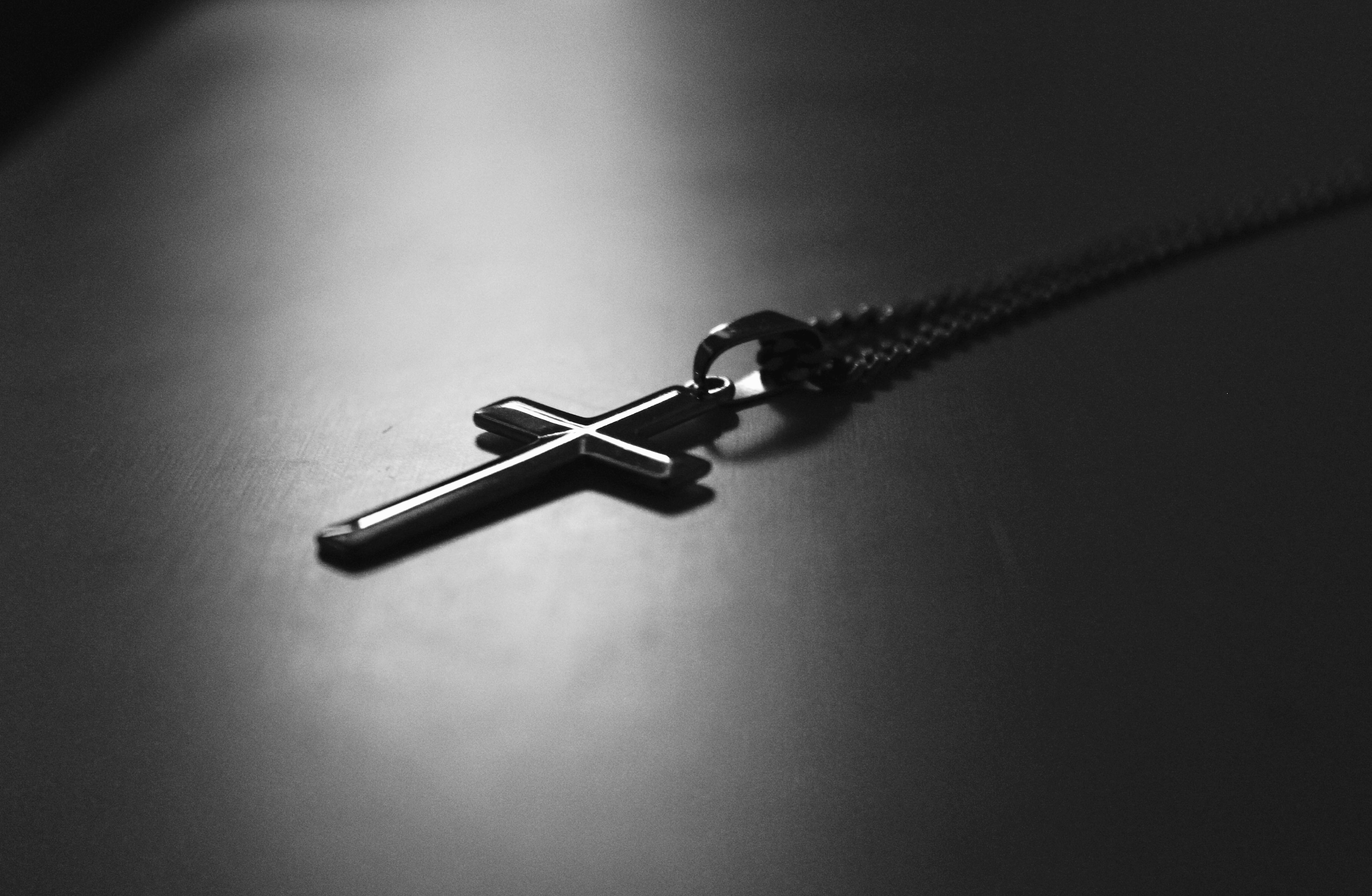 shadow, pendant, close-up, single object, table, safety, metal, silver, indoors, chain, studio shot, no people, vignette, darkness, accessibility, protection, HD Wallpaper