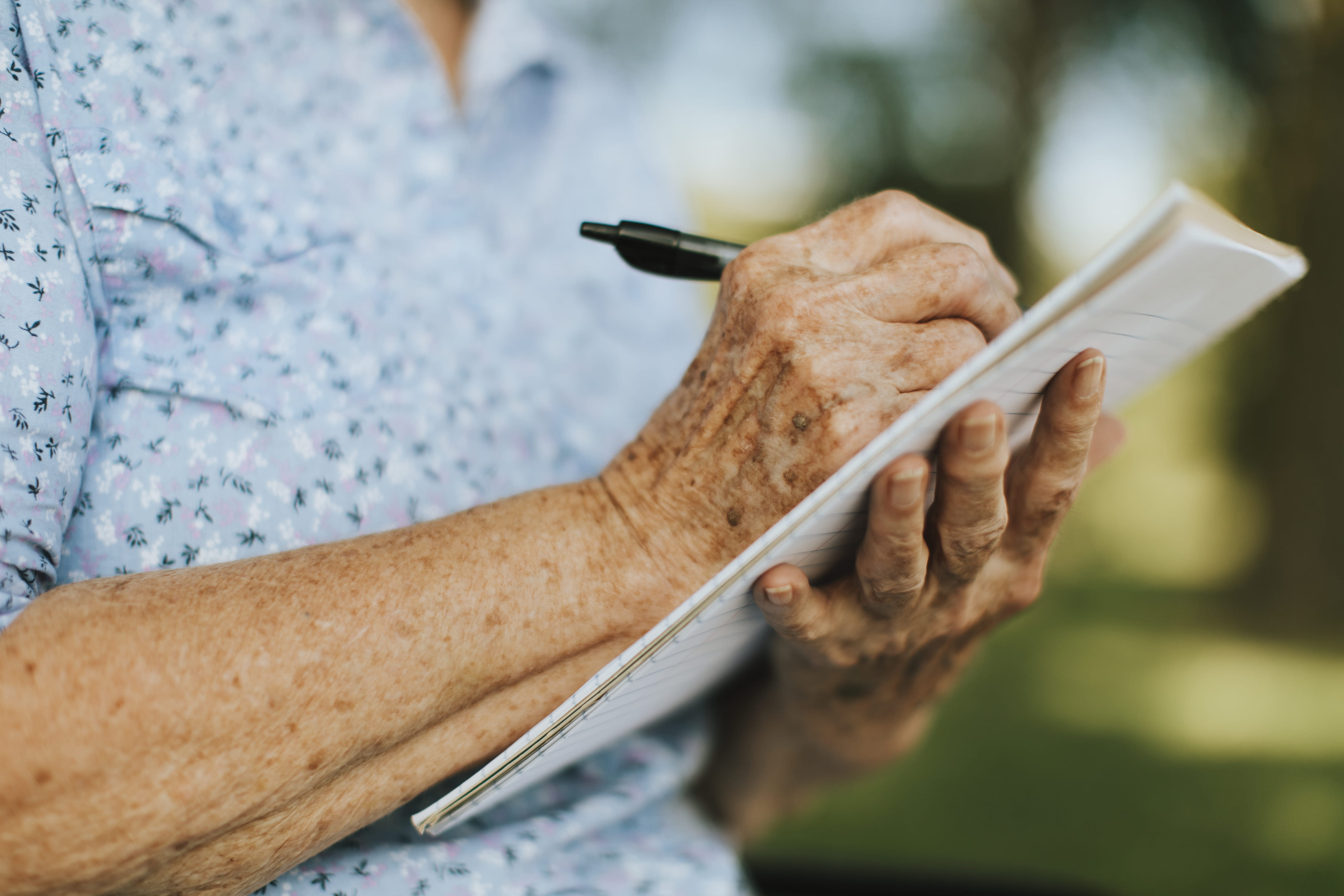 wrinkle, elderly, day, old, close-up, writing, midsection, notebook, human hand, women, limb, adult, senior adult, hand, woman, activity, old person, pen, HD Wallpaper