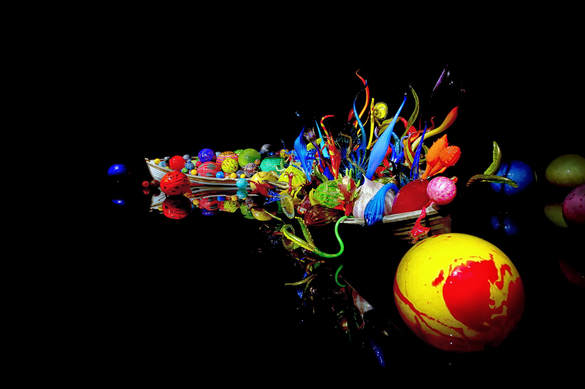 decoration, creativity, studio shot, copy space, still life, egg, art and craft, indoors, multi colored, the volume, close-up, Dale Chihuly, nature, river, HD Wallpaper