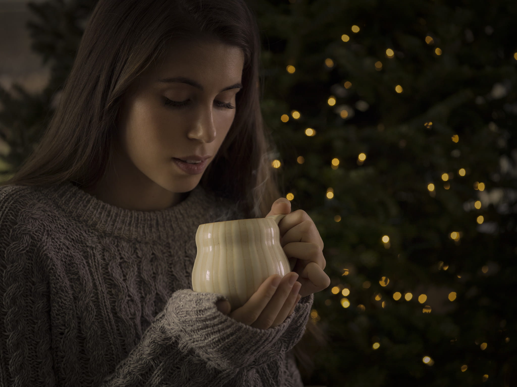 adult, drinking, young adult, tea - hot drink, food and drink, female, mug, celebration, gray, lifestyles, standing, tree, hot drink, headshot, near, young women, HD Wallpaper