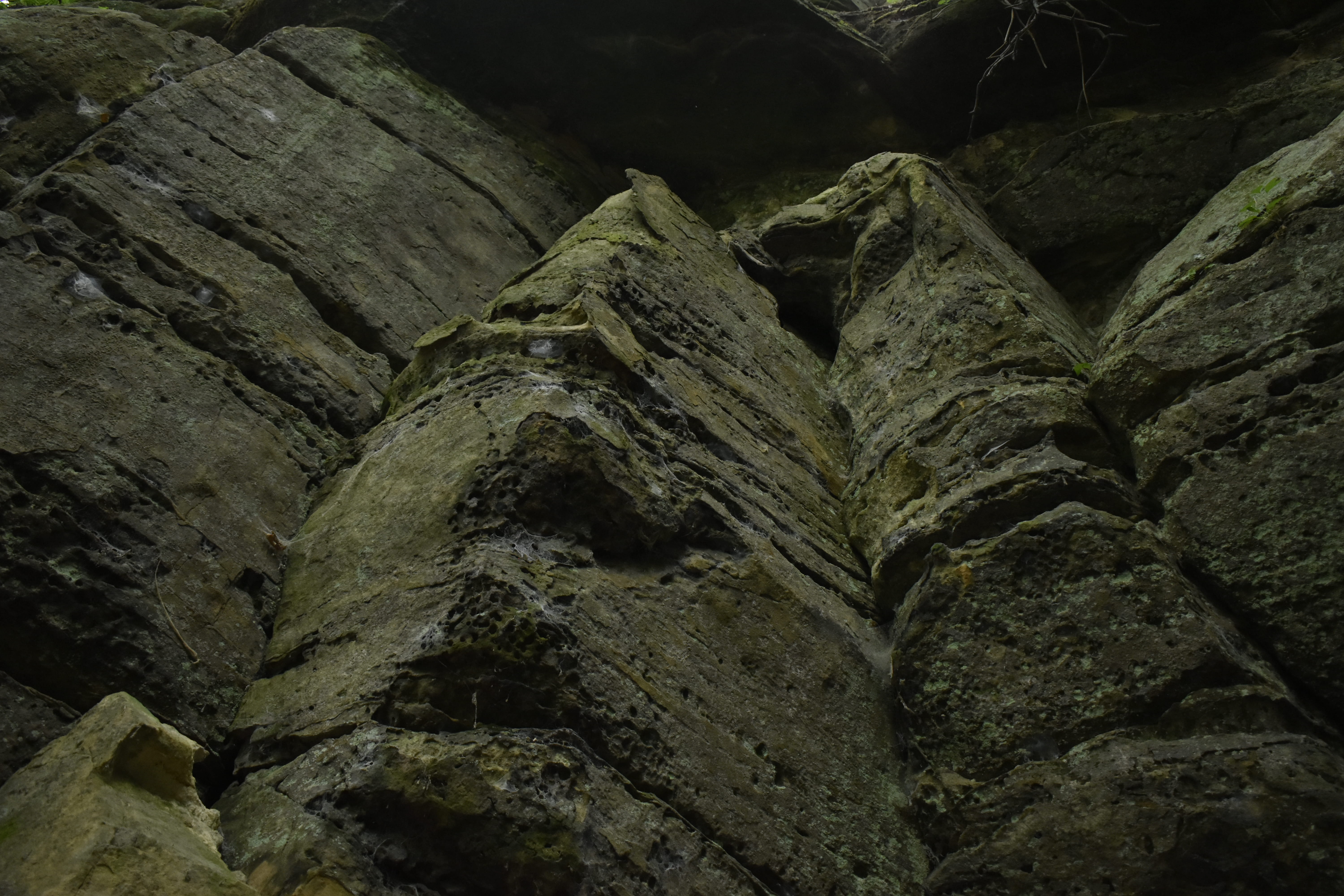 rock - object, tranquility, tall, outdoors, nature, starve rock, stone, physical geography, beauty in nature, solid, rock, low angle view, eroded, formation, HD Wallpaper