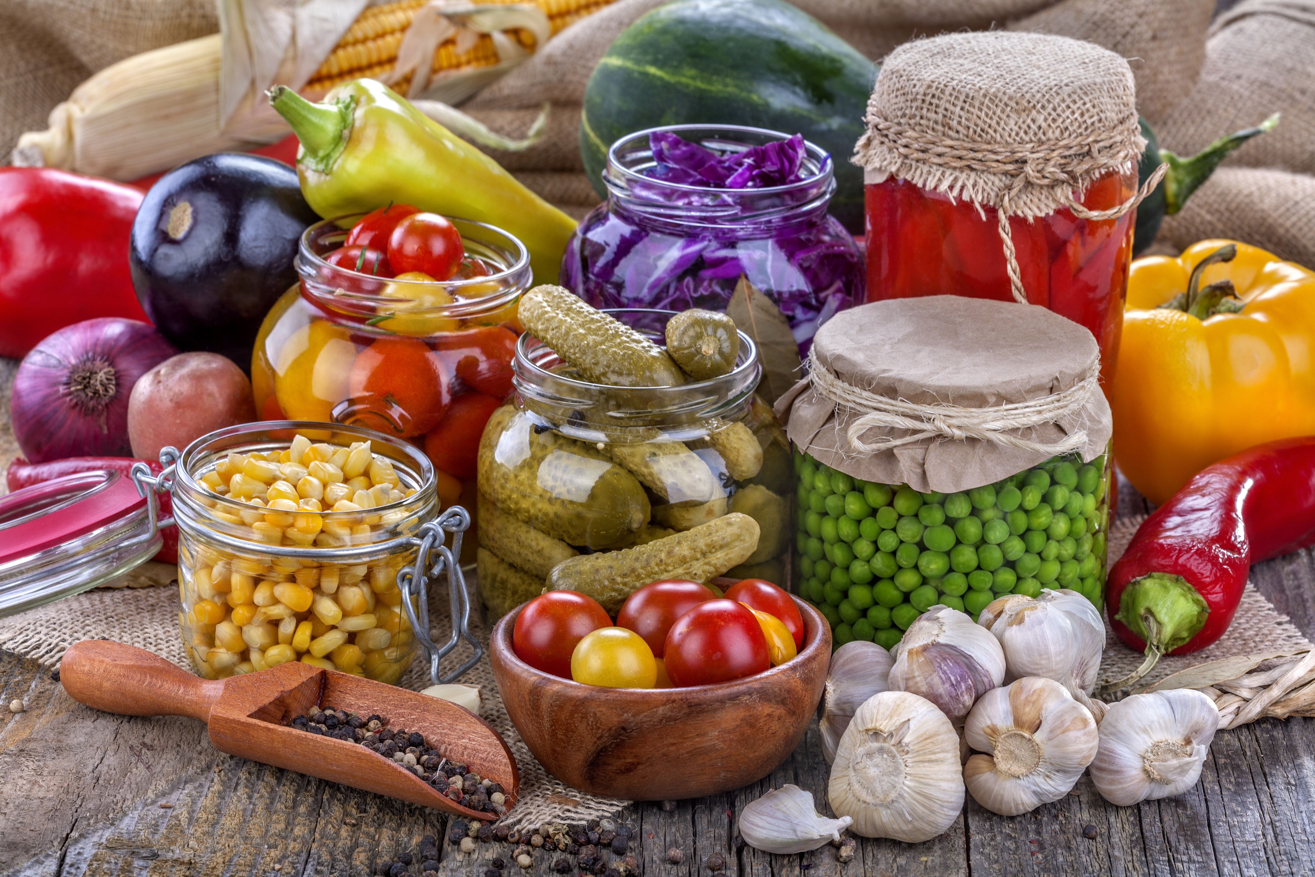 garlic, 4K, vegetables, polka dot, tomatoes, cucumbers, corn, billet, paprika, banks, preserving, HD Wallpaper