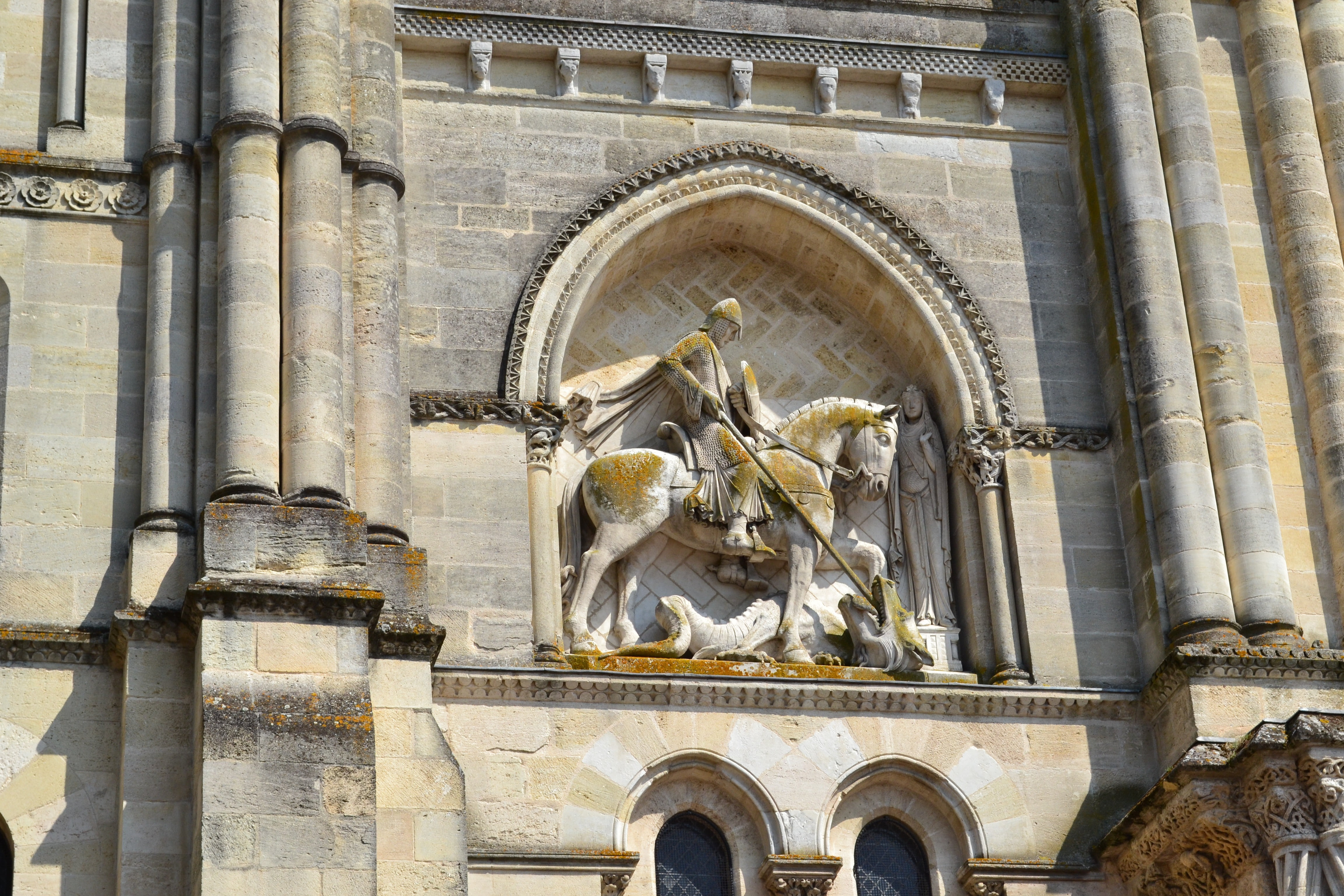 high relief, gironde, building, representation, bordeaux, 4K, building exterior, stone church, religion, architectural column, creativity, facade, shield, HD Wallpaper