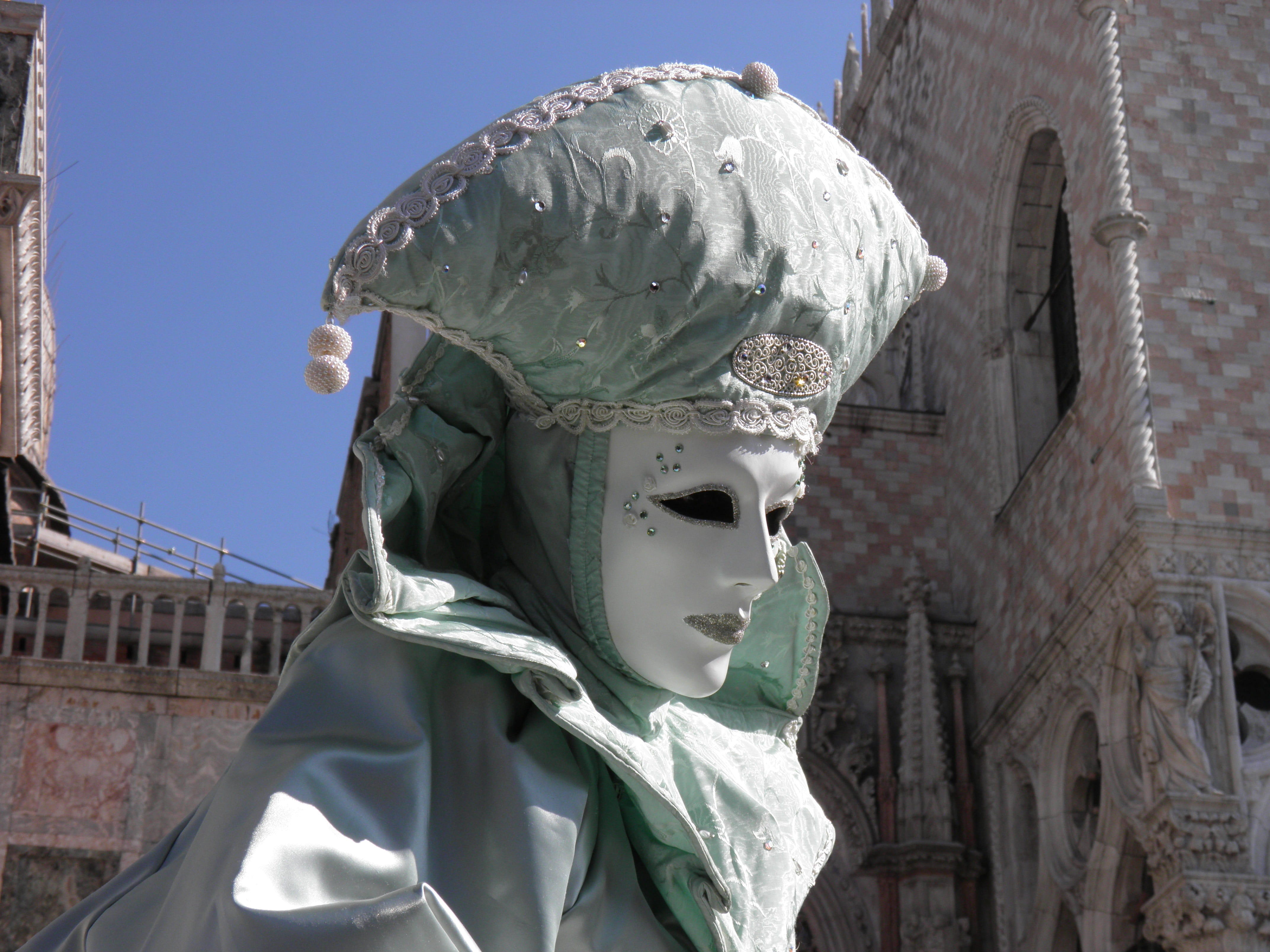 Venice, architecture, built structure, portrait, disguise, st. Marks Square, europe, Italy, art and craft, building, venice, carnival of venice, day, carnival - celebration event, HD Wallpaper