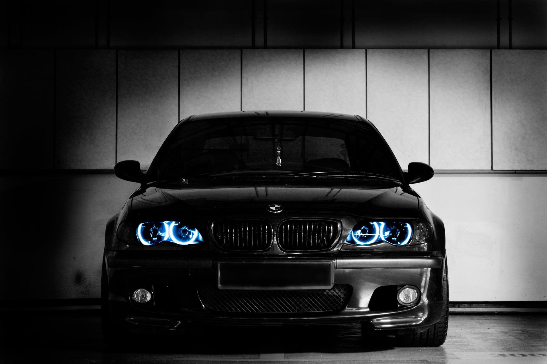 black And White, bumper, security, mode of transportation, chrome, retro styled, vehicle Hood, status Car, ontario - Canada, metal, window, design, wall - building feature, HD Wallpaper