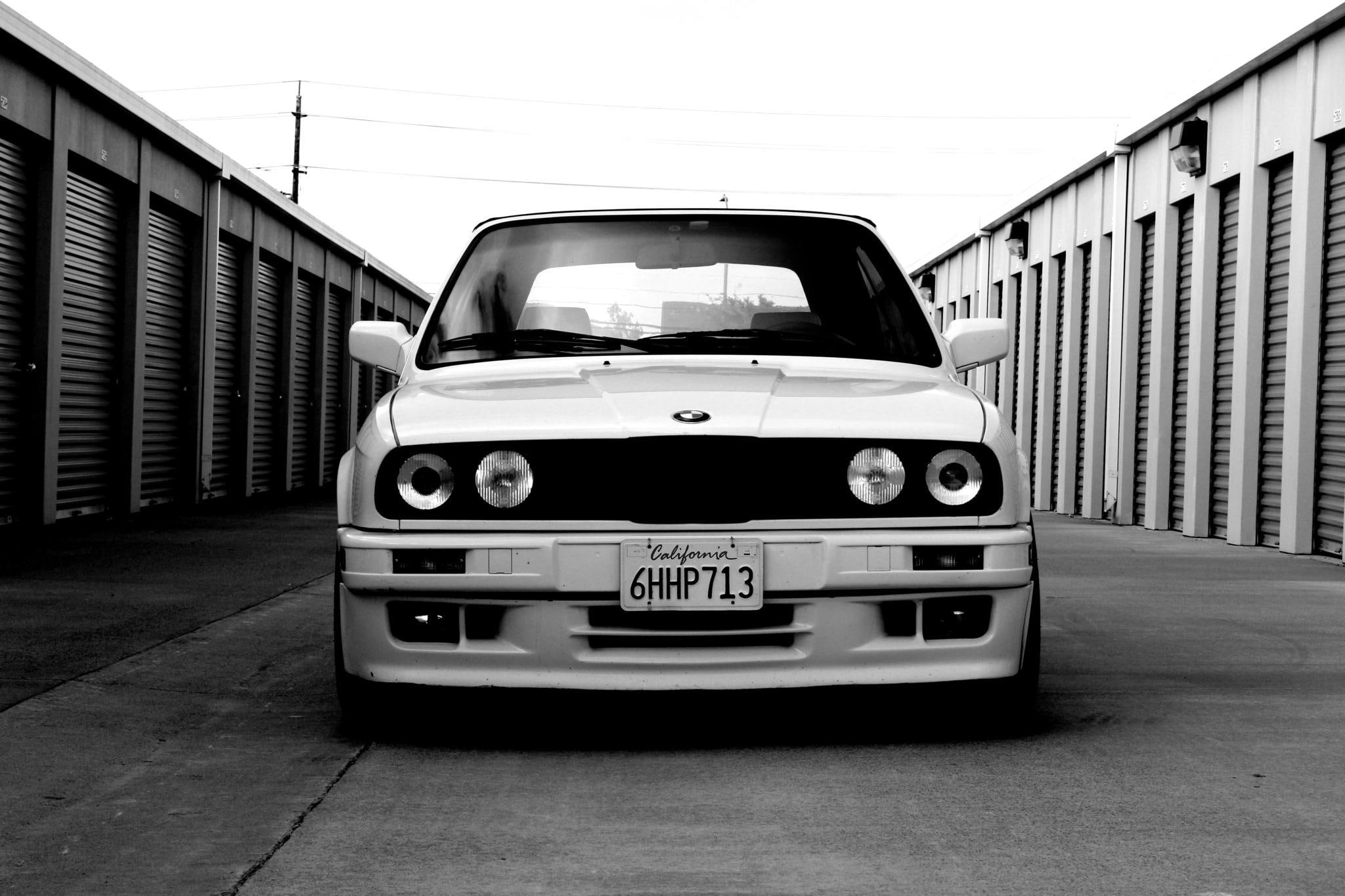 parking Lot, rear-View Mirror, no People, modern, sedan, obsolete, motion, tire, black Color, white, outdoors, BMW, john Cooper Works, architecture, garage, HD Wallpaper