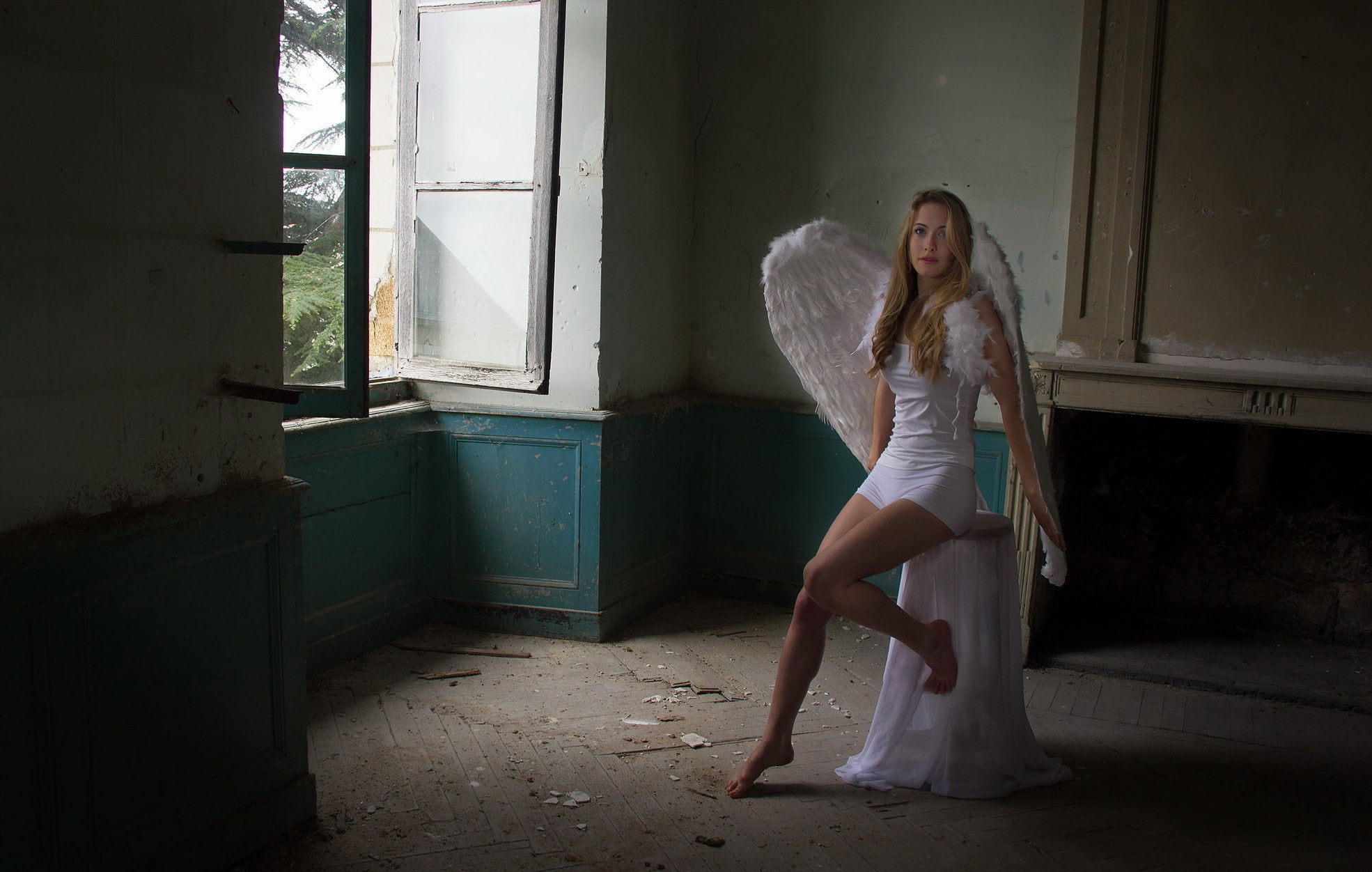 white color, portrait, entrance, angel, hair, window, abandoned, young adult, damaged, day, messy, adult, full length, young women, fashion, model, beauty, HD Wallpaper