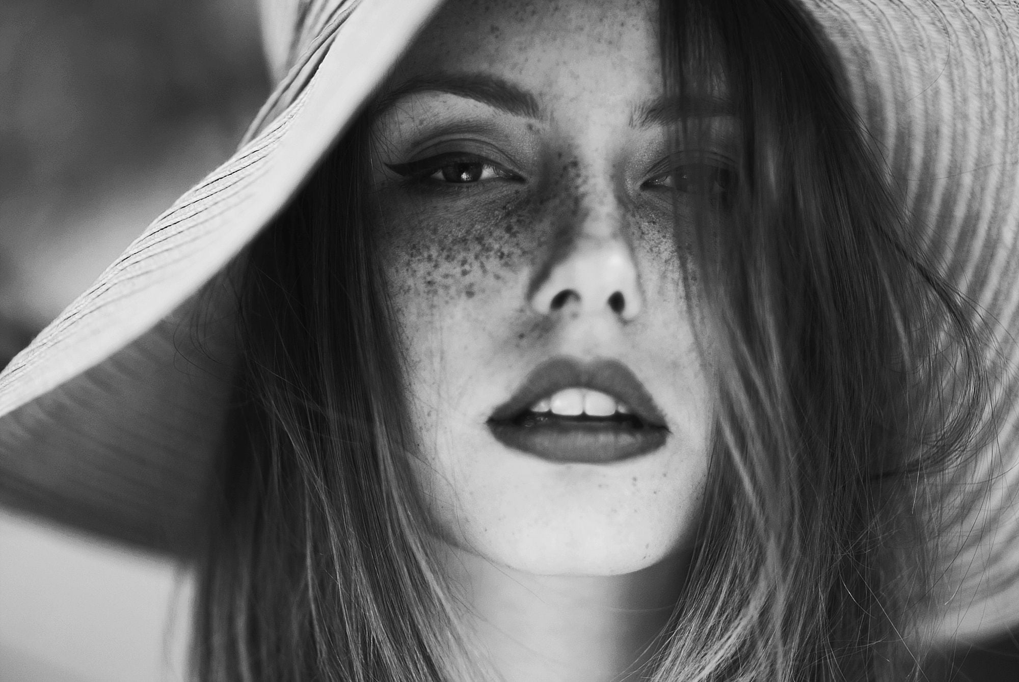 focus on foreground, beauty, messy, hair, hairstyle, women, freckles, Skye Thompson, body part, real people, one person, close-up, human hair, portrait, HD Wallpaper