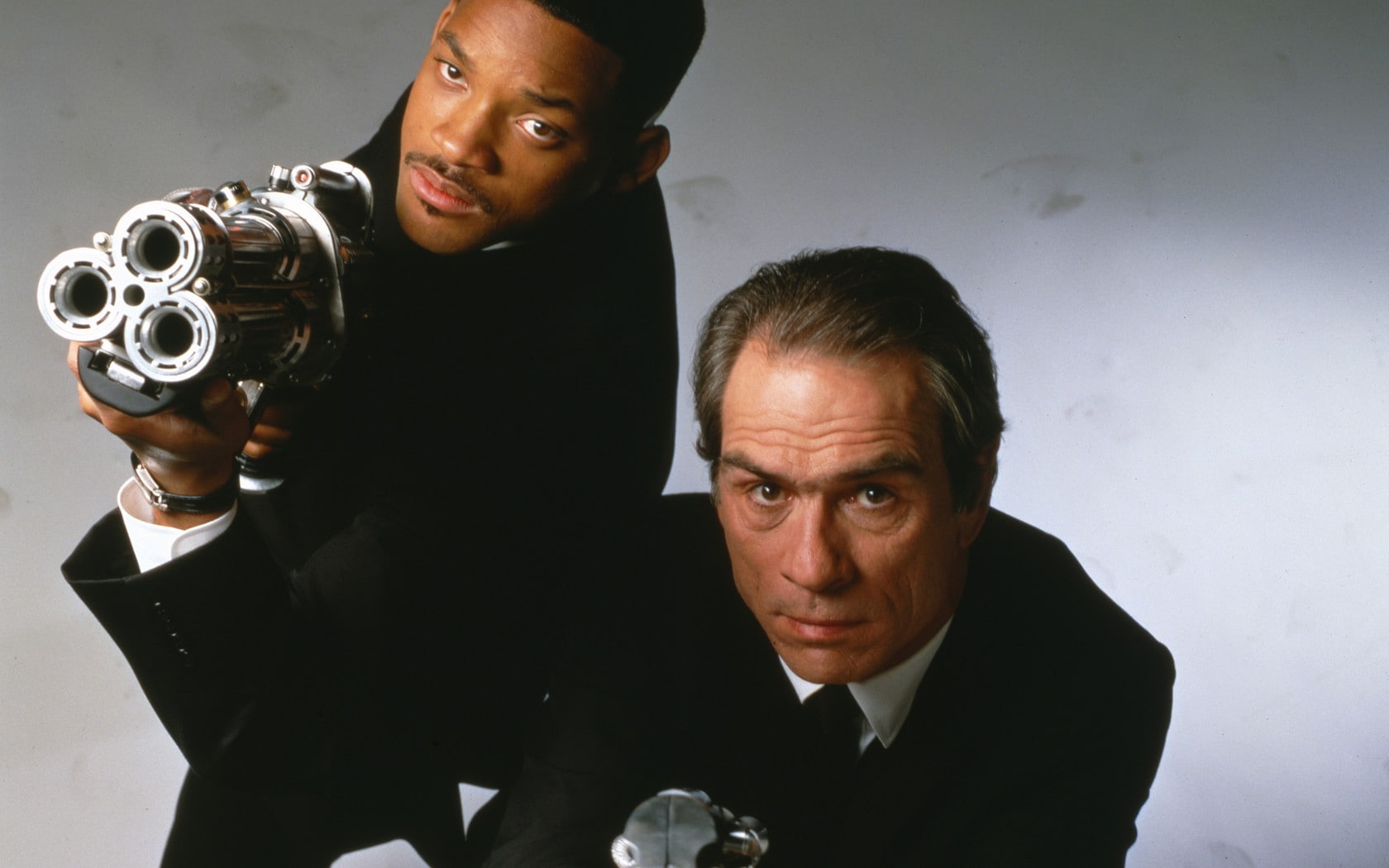 studio shot, mature men, indoors, well-dressed, aggression, mature adult, Will Smith, suit, business, males, Men In Black 3, 720P, Men in Black, headshot, HD Wallpaper