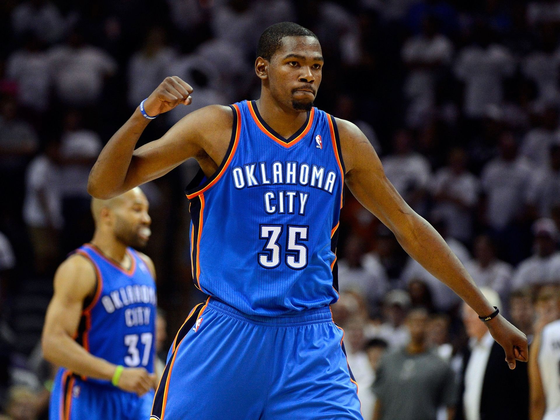 1080P, focus on foreground, basketball uniform, competition, three quarter length, number, adult, emotion, confidence, clothing, athlete, people, kevin durant hd, HD Wallpaper