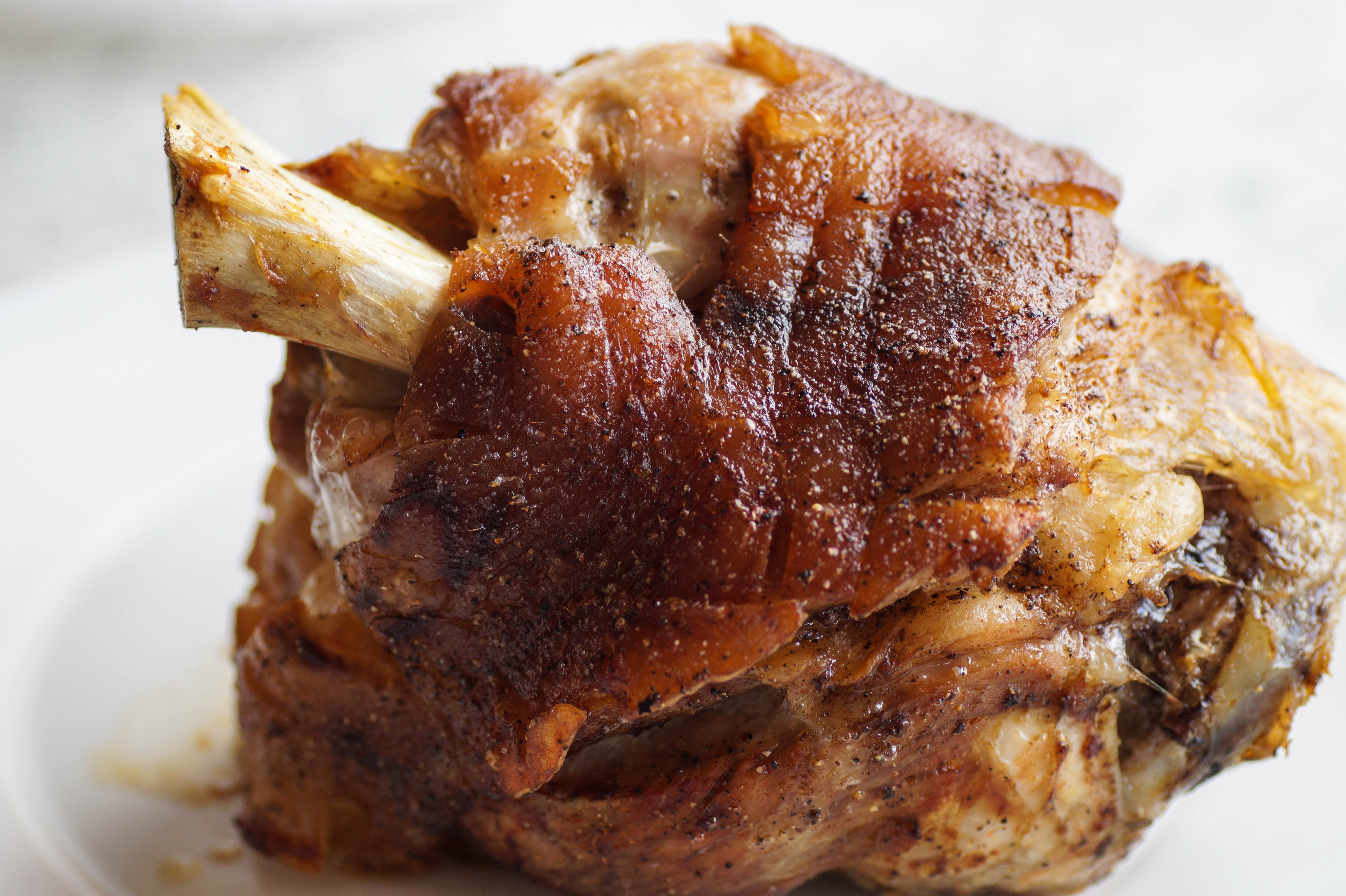 focus on foreground, eat, wellbeing, breaded, 5K, meat, snack, no people, pig, still life, white meat, roasted, meal, temptation, haxe, indulgence, ready-to-eat, HD Wallpaper