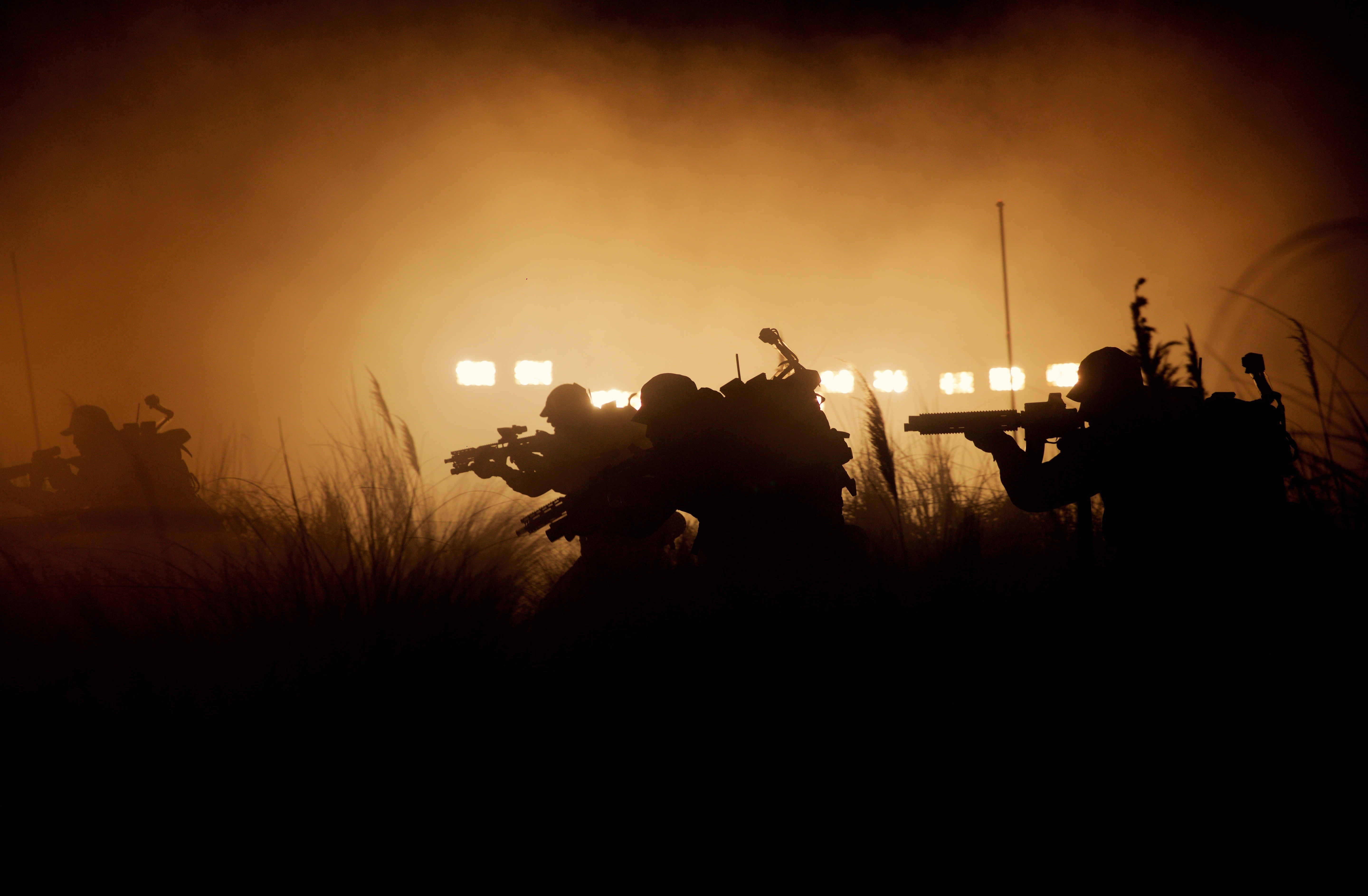 soldier, weapon, film, cinema, Alien: Covenant, rifle, Alien: Paradise Lost, 5K, gun, alien, Prometheus, night, movie, HD Wallpaper