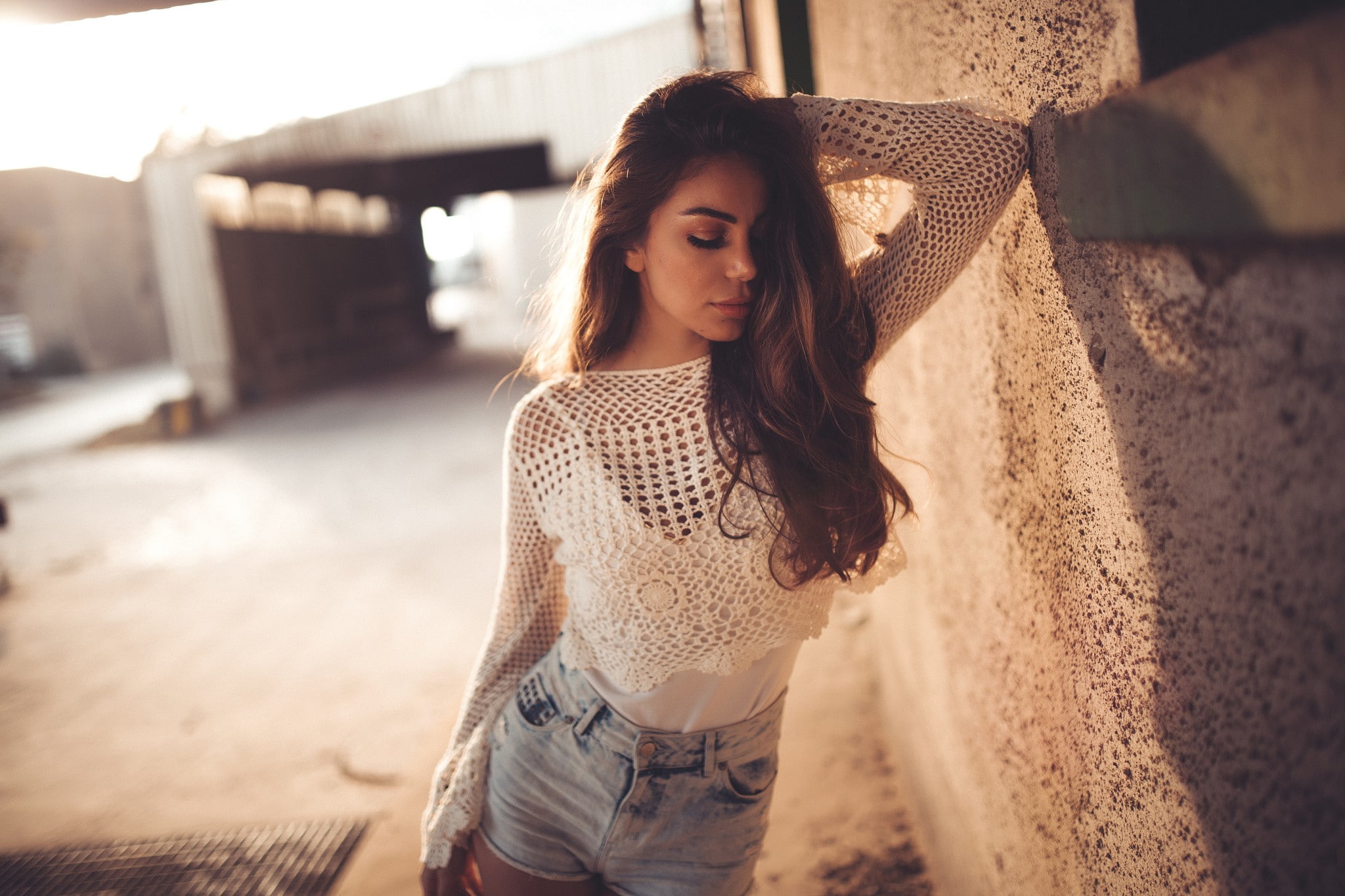 three quarter length, beauty, contemplation, architecture, face, one person, fashion, 1080P, long hair, adult, lifestyles, teenager, real people, young adult, HD Wallpaper