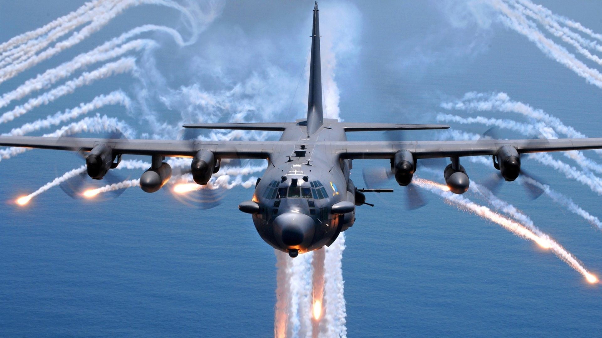 landing - touching down, AC-130, nature, jet engine, no people, cloud - sky, table, on the move, military, sky, lamp, cockpit, air vehicle, nautical vessel, HD Wallpaper