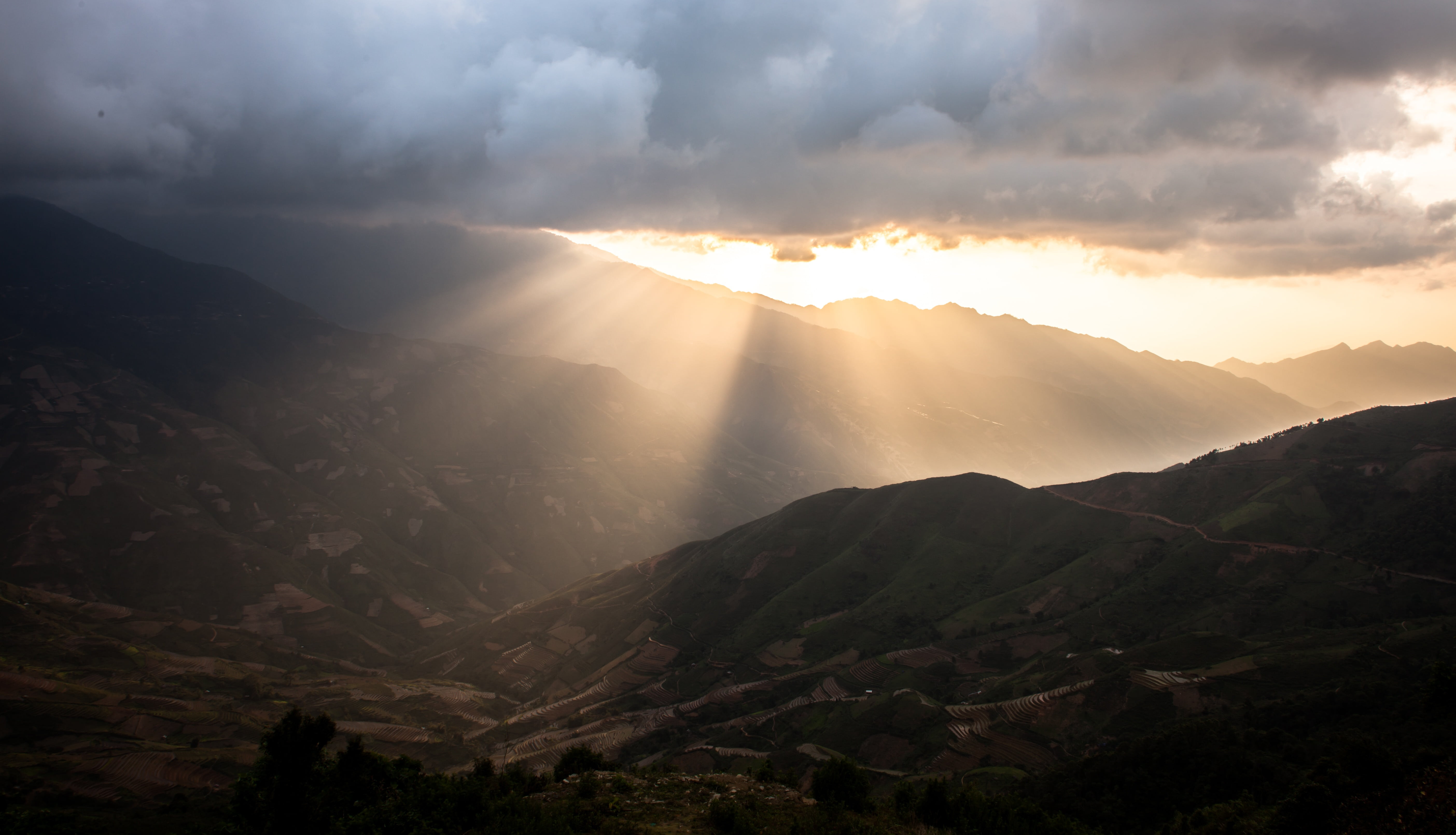 goo, sunlight, no people, light, landscape, sunbeam, morning, mountain Range, 5K, nature, travel destinations, sunset, hill, outdoors, environment, vietnam, HD Wallpaper