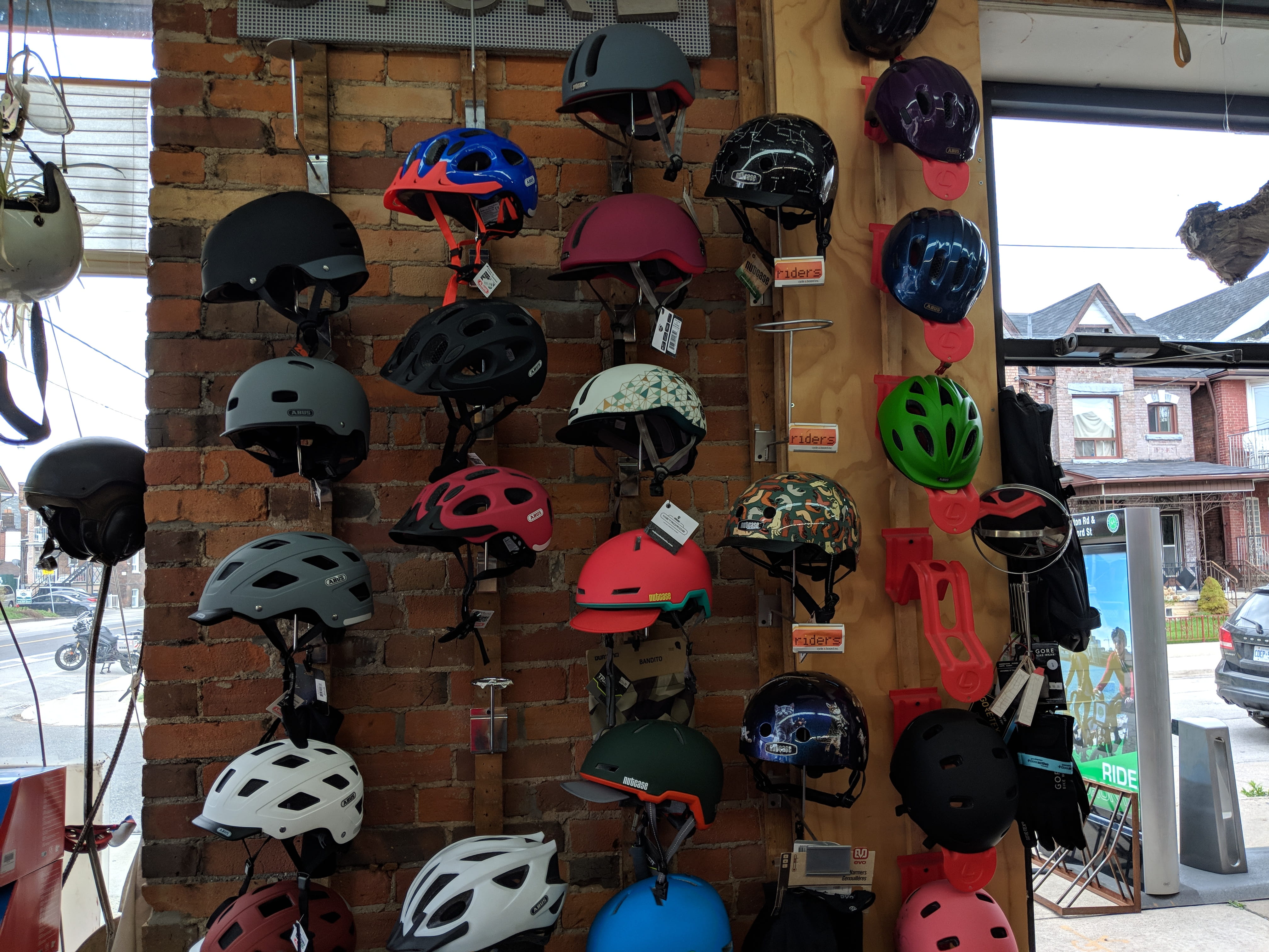 bike helmet, day, variation, creativity, 4K, built structure, bike hat, decoration, bike shop, indoors, representation, multi colored, helmet, small business, HD Wallpaper
