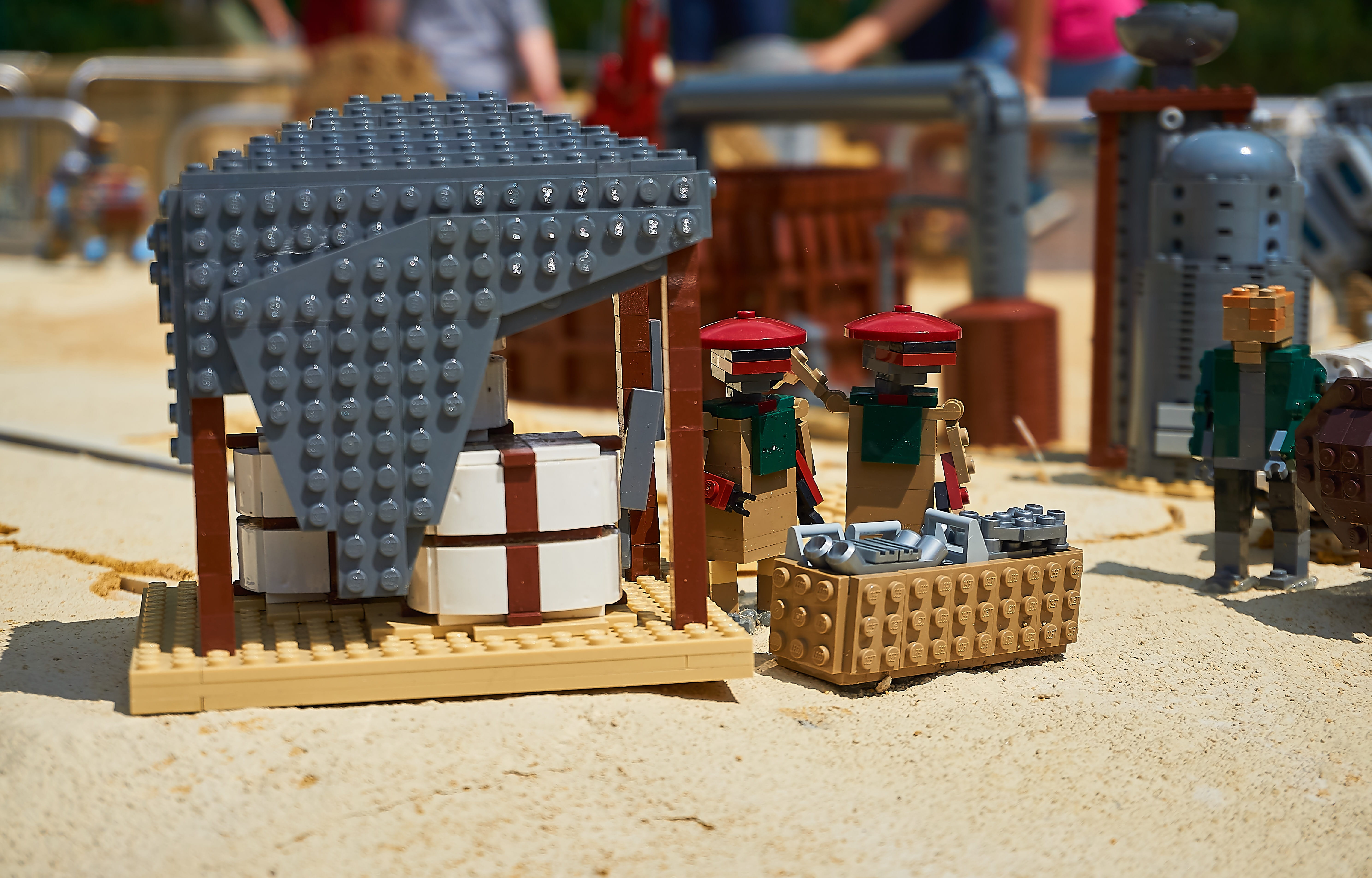 focus on foreground, land, starwars, outdoors, build, battle droids, creativity, legoland, george lucas, science fiction, skywalker, jedi, selective focus, HD Wallpaper