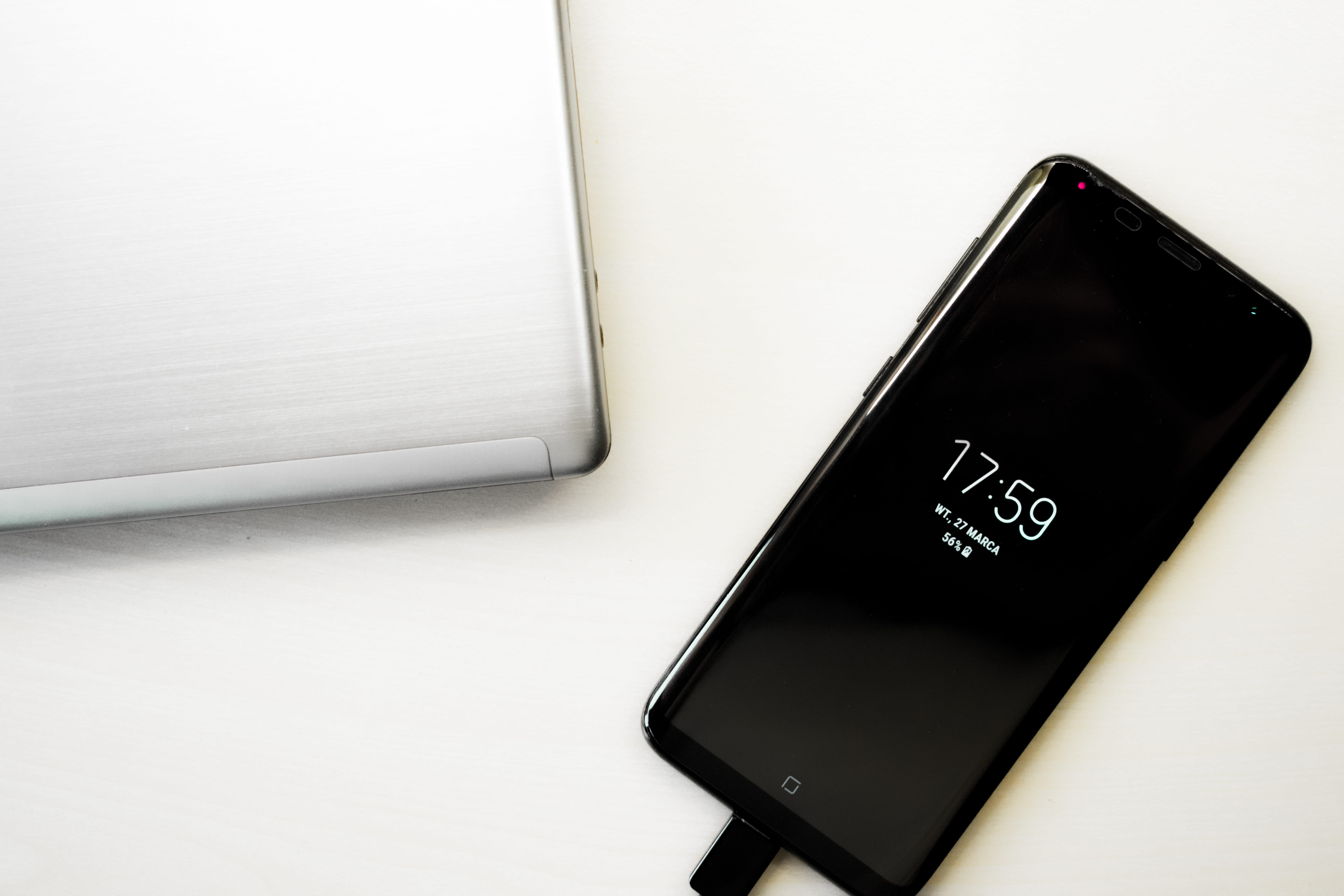white, computer, smart phone, wireless technology, portability, time, screen, black color, midnight, technology, communication, desk, 5K, copy space, connection, HD Wallpaper