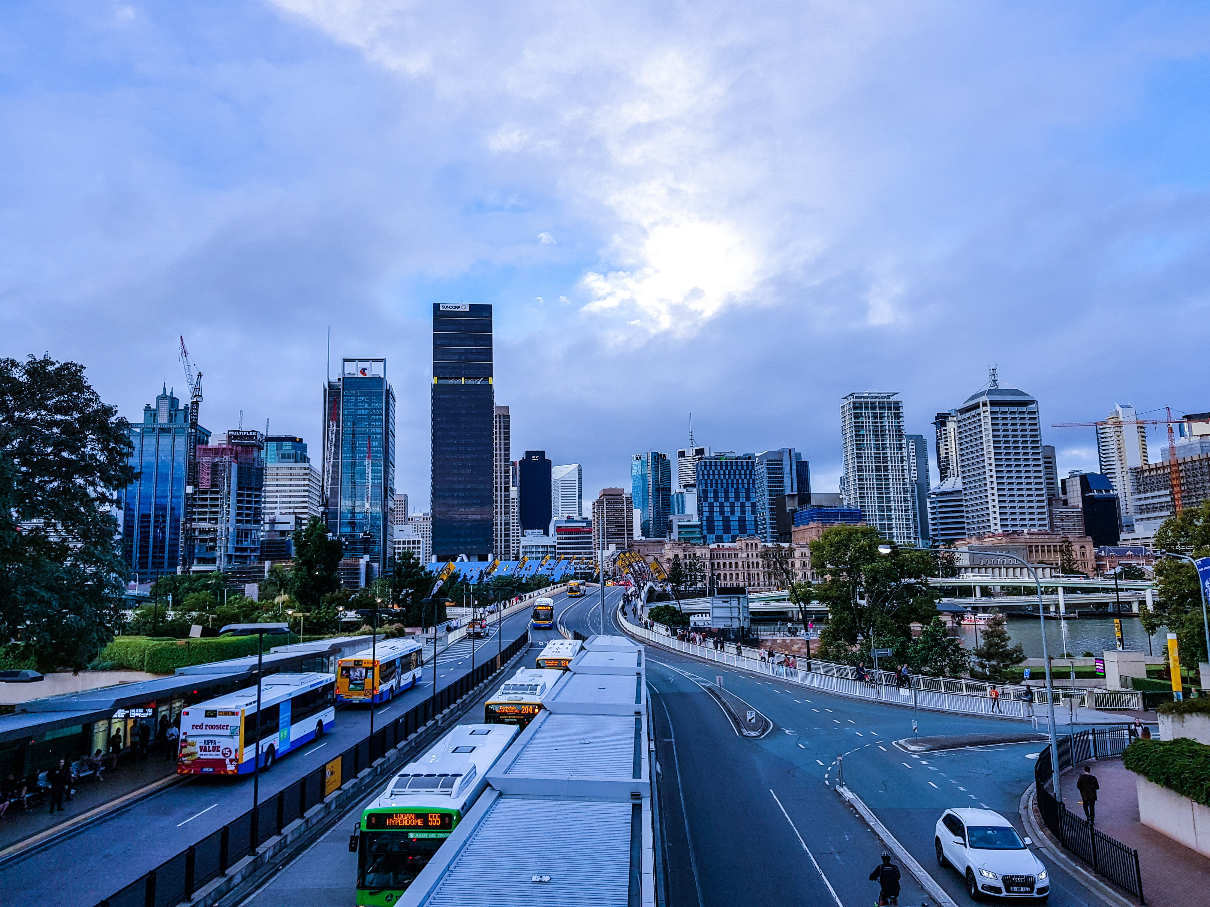 building exterior, building, city, built structure, cloud - sky, sky, skyscraper, motor vehicle, nature, cityscape, architecture, road, samsung galaxy s8 photography, HD Wallpaper