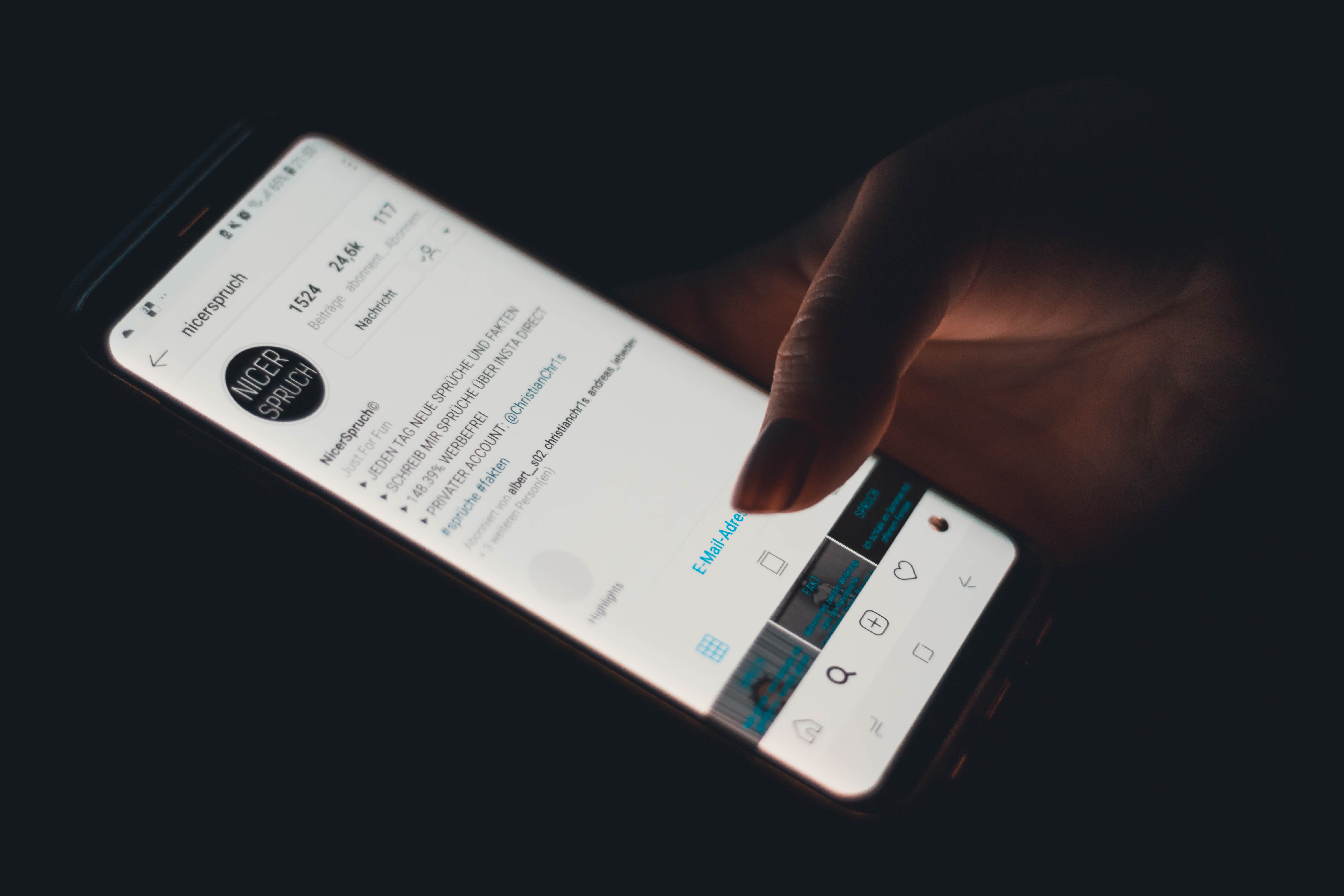 human body part, studio shot, s7, black background, galaxy s 7, text, 5K, communication, samsung, finger, technology, holding, close-up, app, samsung galaxy s7, HD Wallpaper