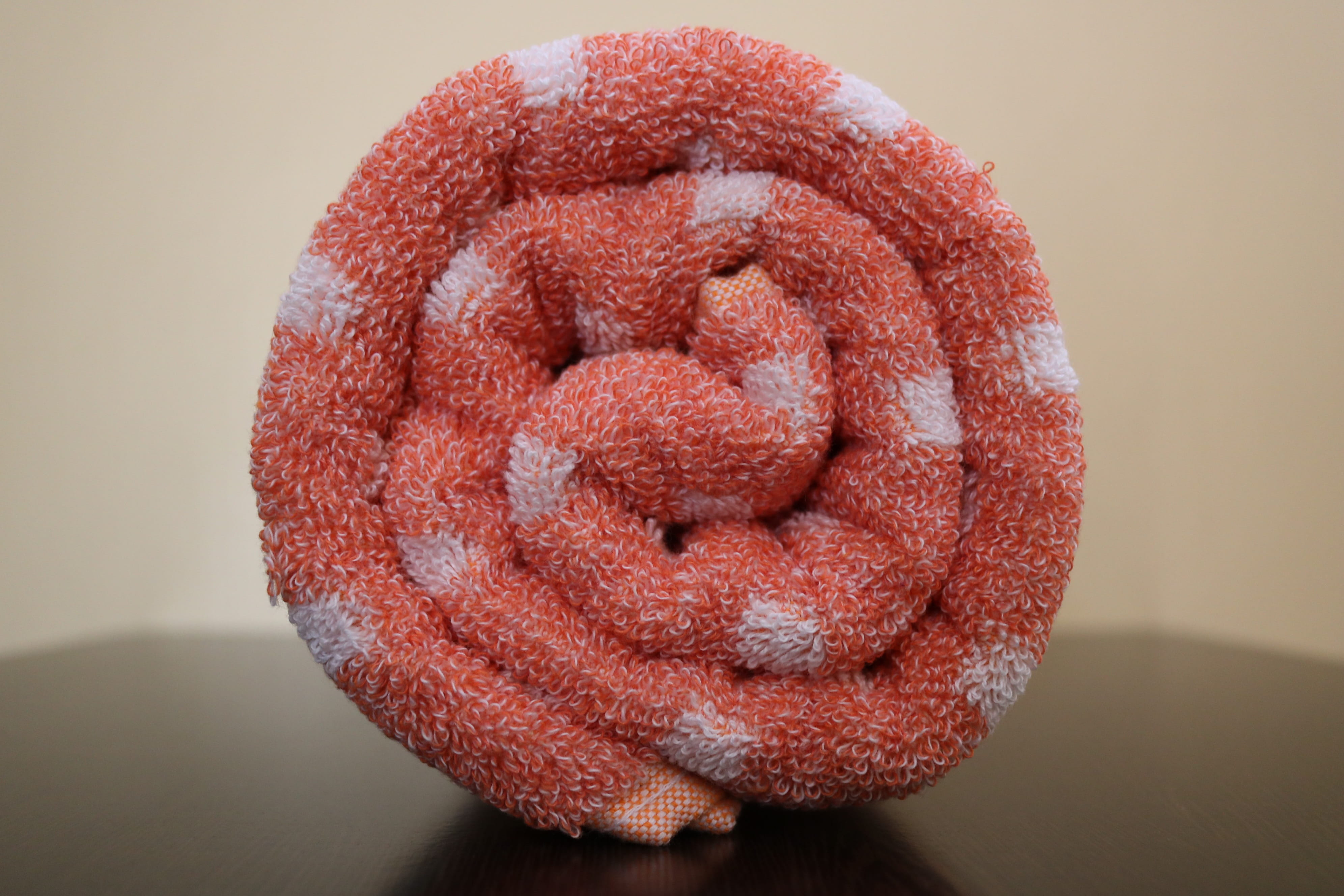 creativity, circle, art and craft, food and drink, close-up, sweet, table, food, craft, shape, still life, no people, bath towel, geometric shape, 450 gsm, HD Wallpaper
