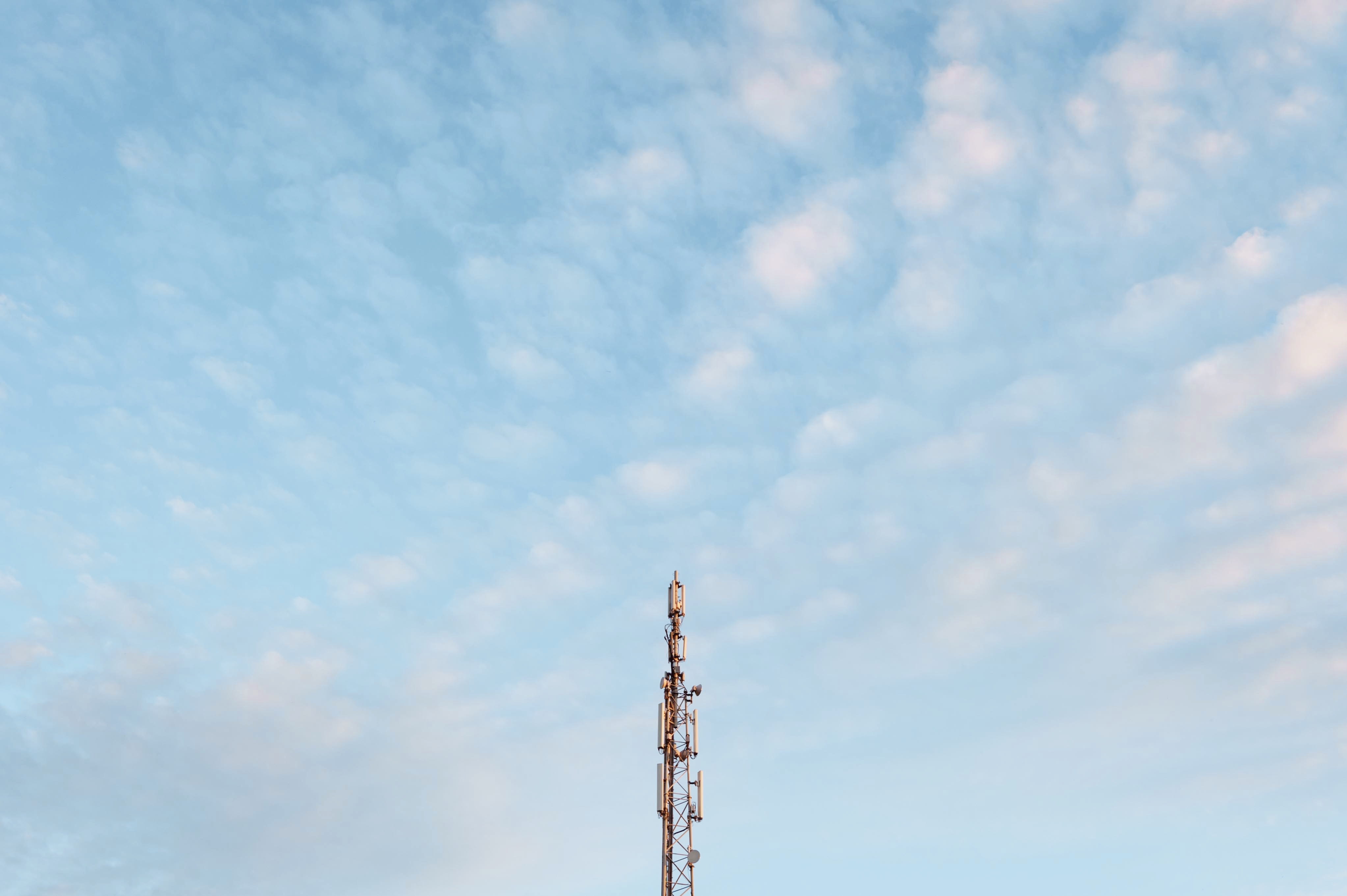 communication, sky, outdoors, technology, broadcasting, wireless technology, architecture, no people, tower, 4K, global communications, tall - high, minimalist, HD Wallpaper