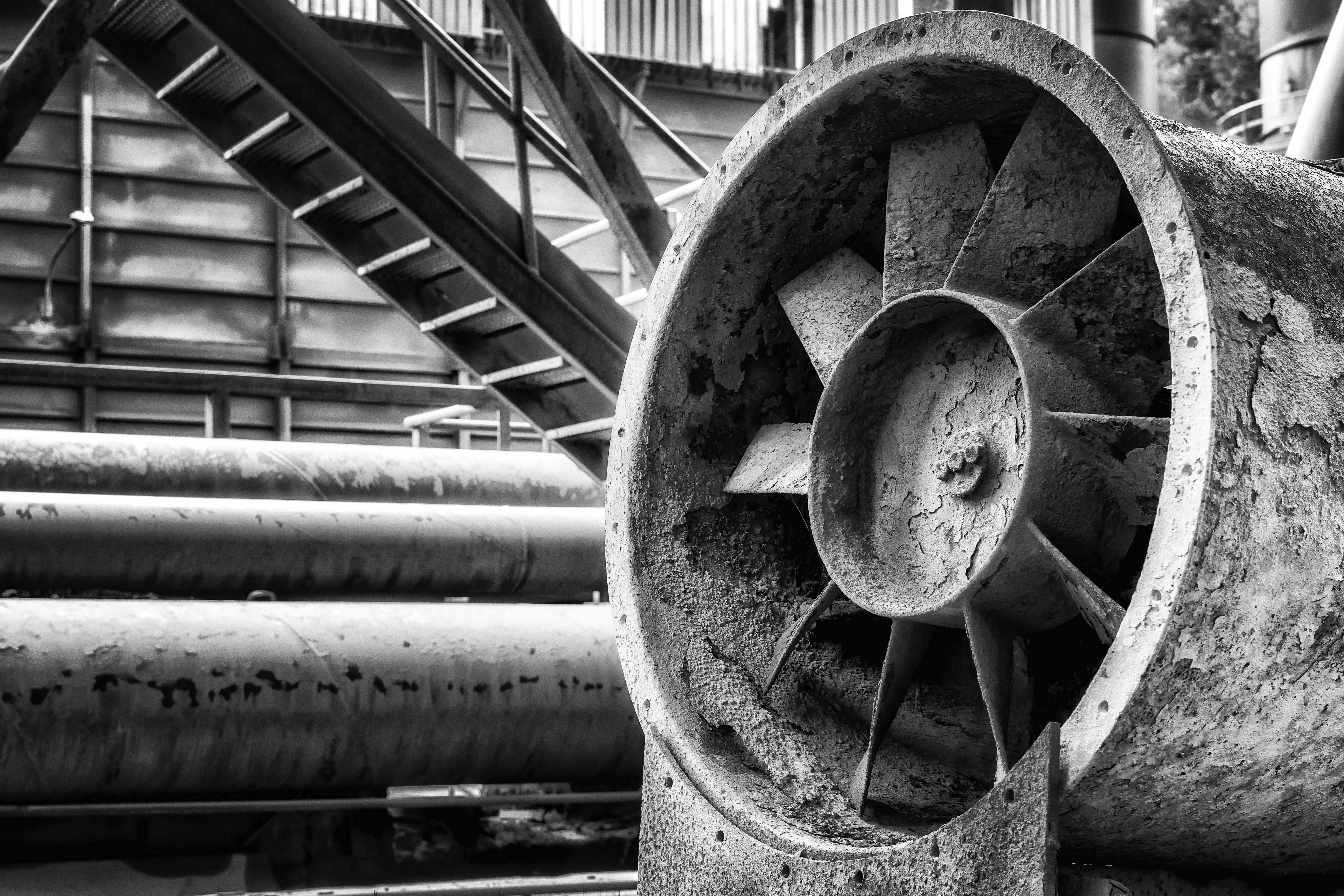 rusty, rotate, shape, black white, no people, photo, close-up, energy, broken, wind, wheel, propeller, fan, old, geometric shape, built structure, lost places, HD Wallpaper