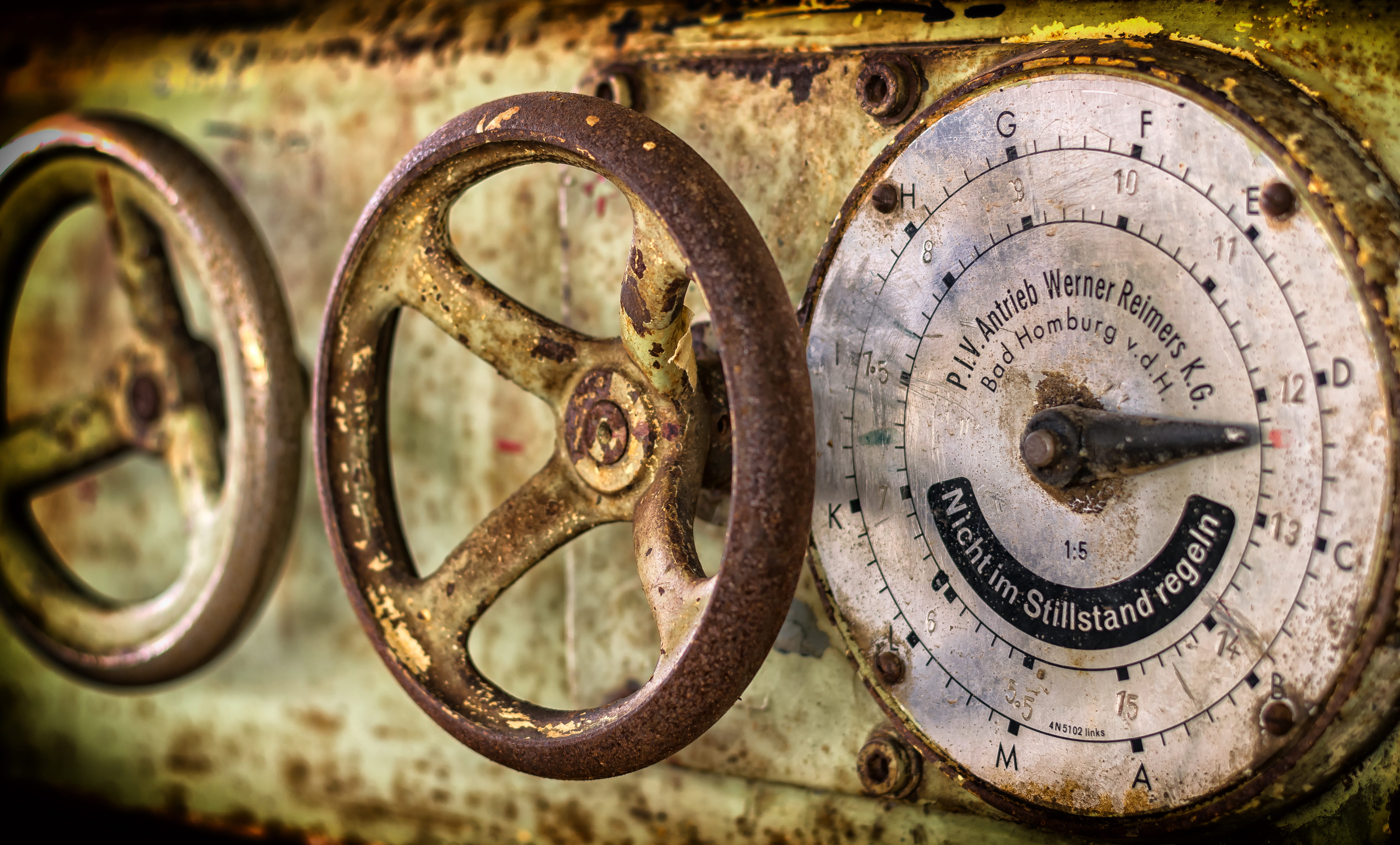 obsolete, close-up, pforphoto, deterioration, scale, machinery, number, wheel, rules, close, meter - instrument of measurement, white, metal, decline, 5K, HD Wallpaper