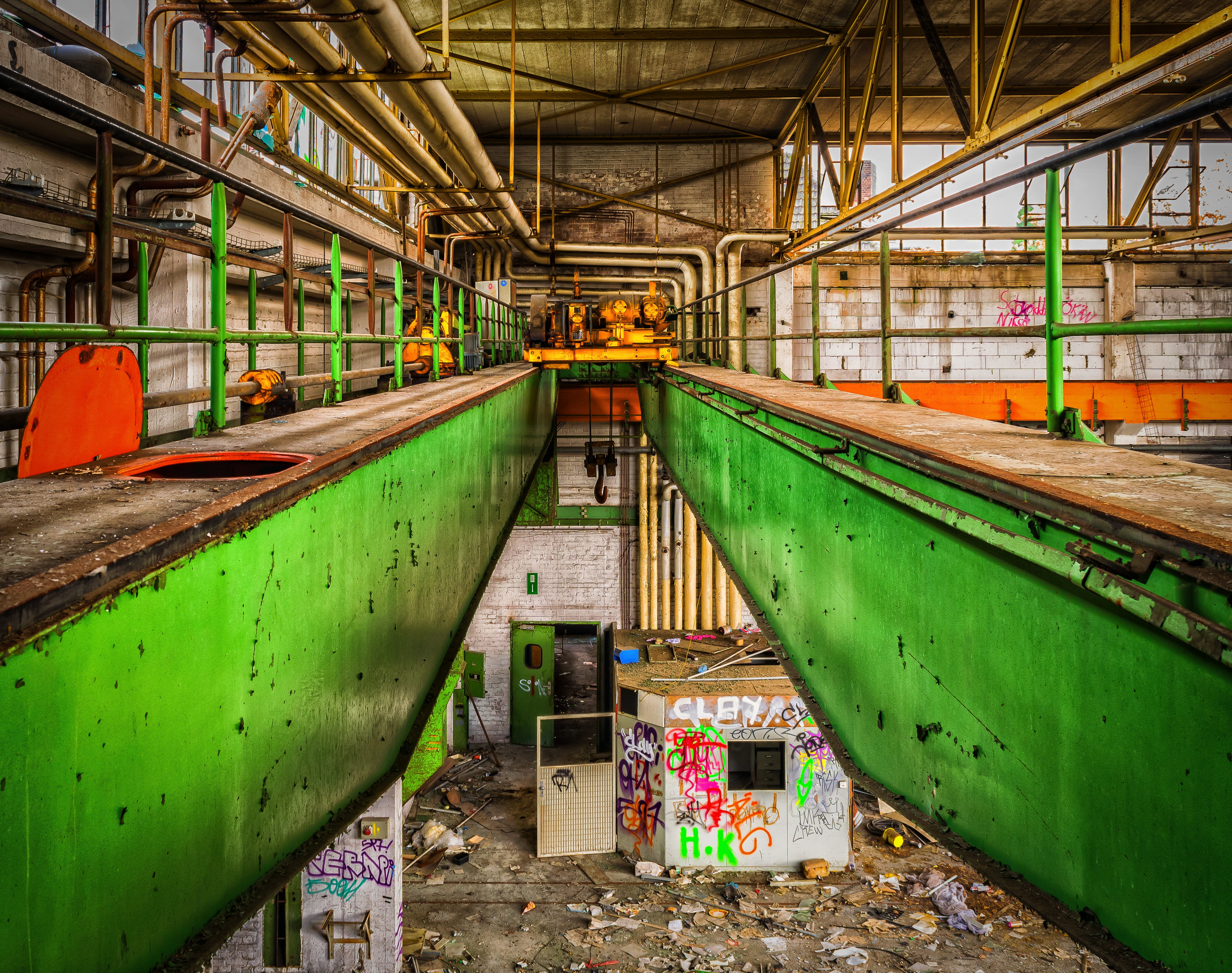 construction, transience, architecture, environmental issues, hall, ceiling, old, break up, destroyed, industrial plant, bridge - man made structure, garbage, HD Wallpaper