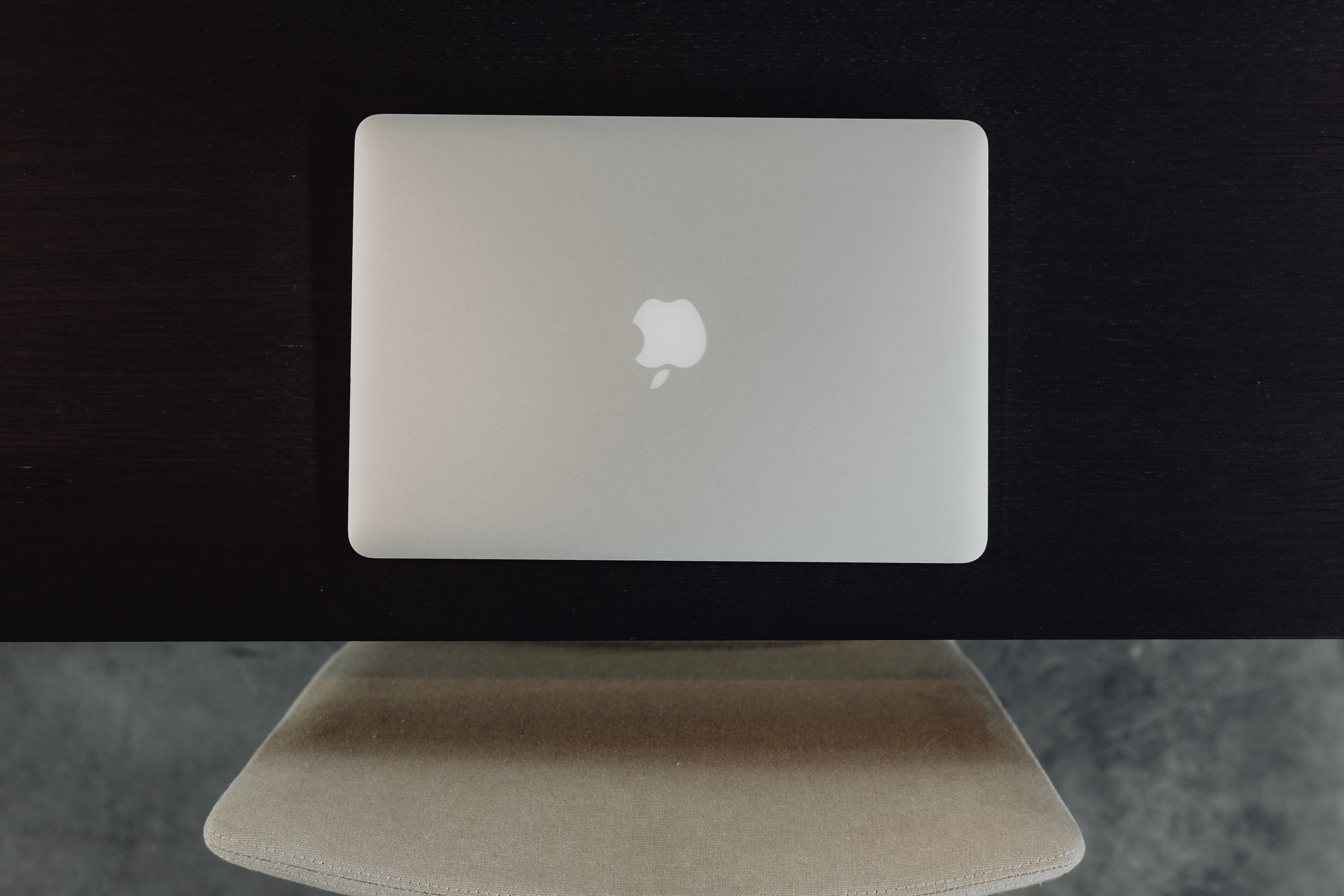 still life, workspace, connection, white color, stylish, desk, single object, no people, computer, studio shot, close-up, business, tech, shape, geometric shape, HD Wallpaper