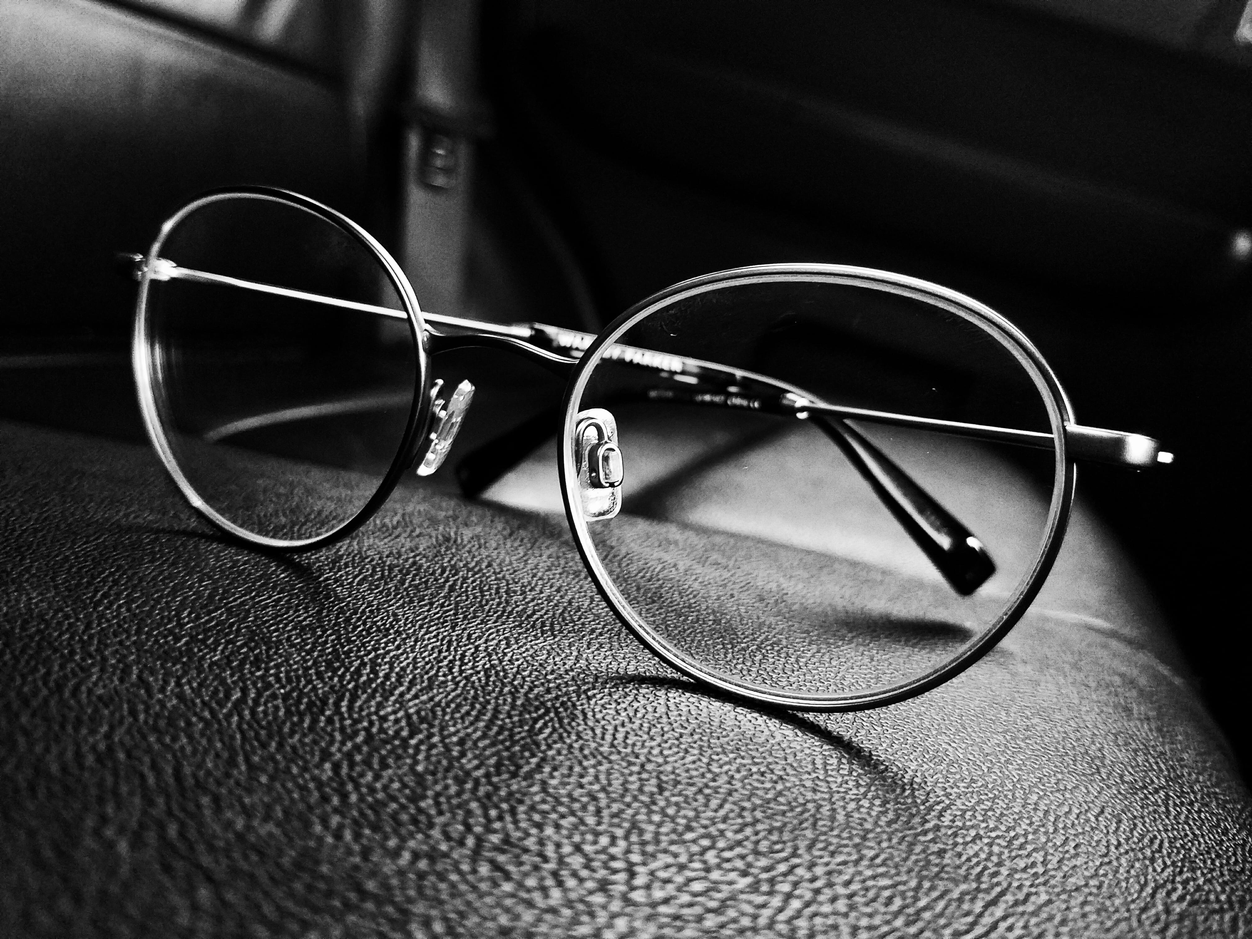 jeans, fashion, selective focus, personal accessory, eyewear, one person, eyeglasses, clean, transportation, samsung, motor vehicle, focus, 4K, indoors, HD Wallpaper