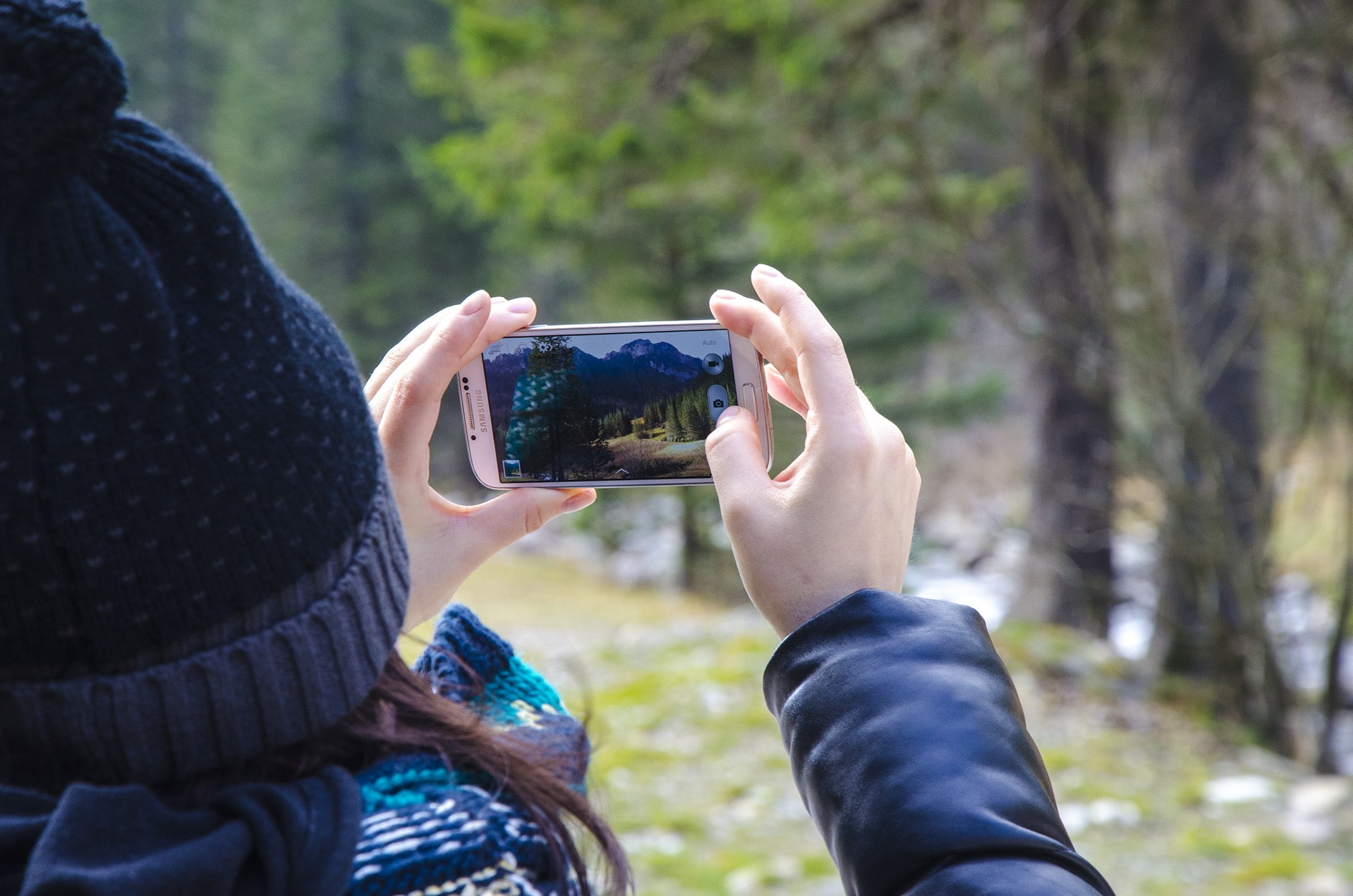 technology, 1080P, activity, day, leisure activity, communication, portable information device, outdoors, hands, mobile phone, forest, focus on foreground, HD Wallpaper
