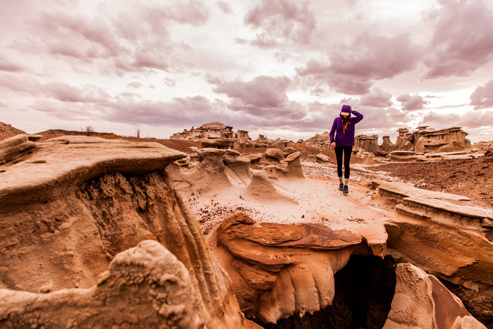 rock, sky, canyon, stones, one person, person, tourist, cliffs, grand canyon, exploring, adult, scenics - nature, full length, hiking, geology, sandstone, HD Wallpaper
