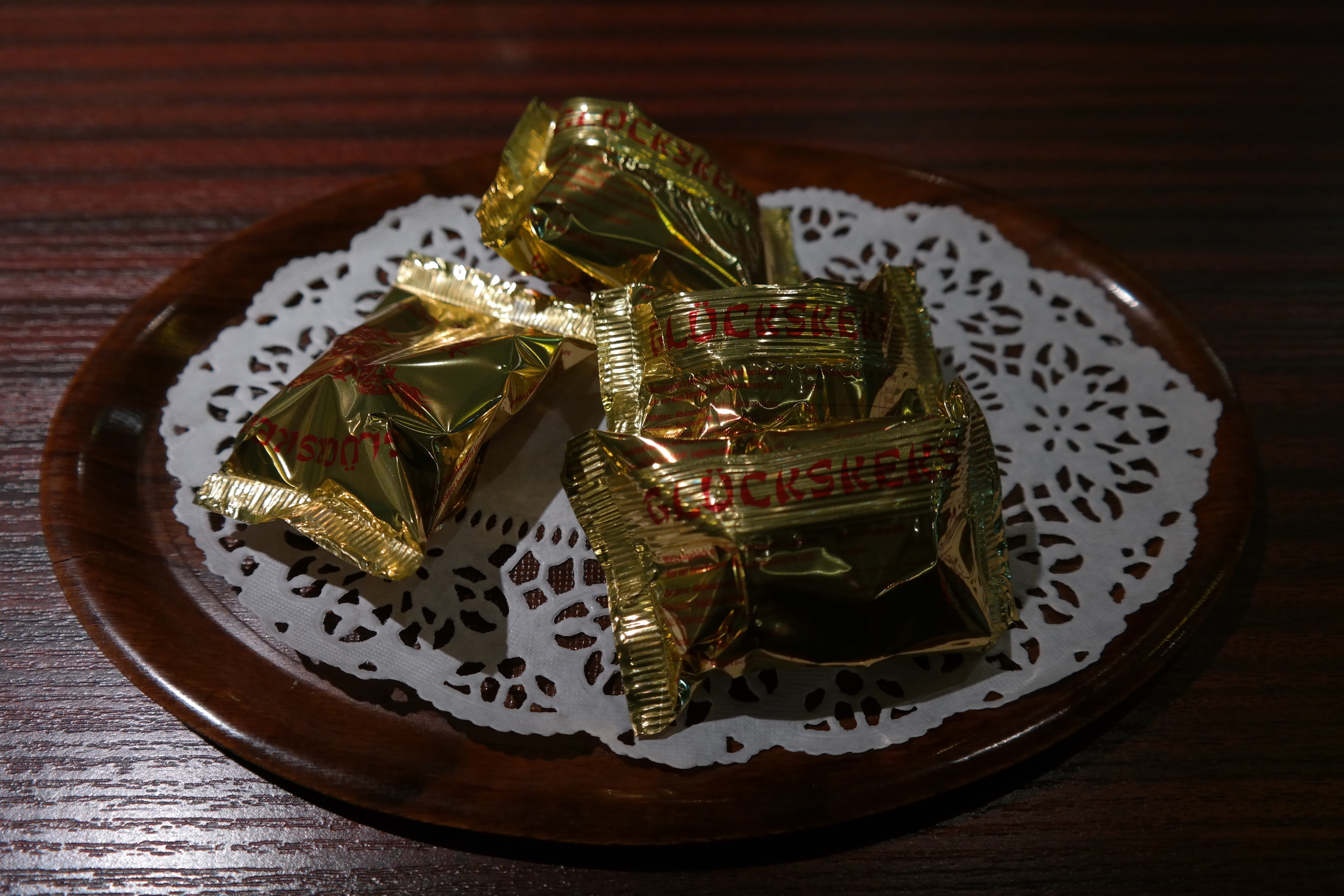 celebration, indulgence, golden, food, 5K, garnish, sweet pastries, no people, fortune, packed, crispy pastry, snack, chinese, serving size, dessert, japanese, HD Wallpaper