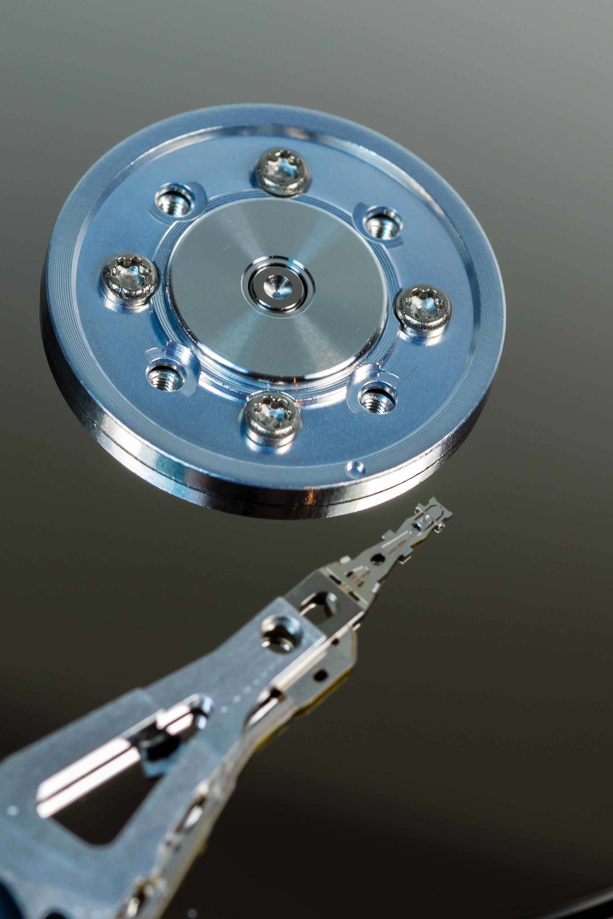 clean, detail, hardware, connection, print heads, motherboard, data store, hard drive, black background, macro, hdd, gray, metal, inner workings, magnetic heads, Phone HD Wallpaper