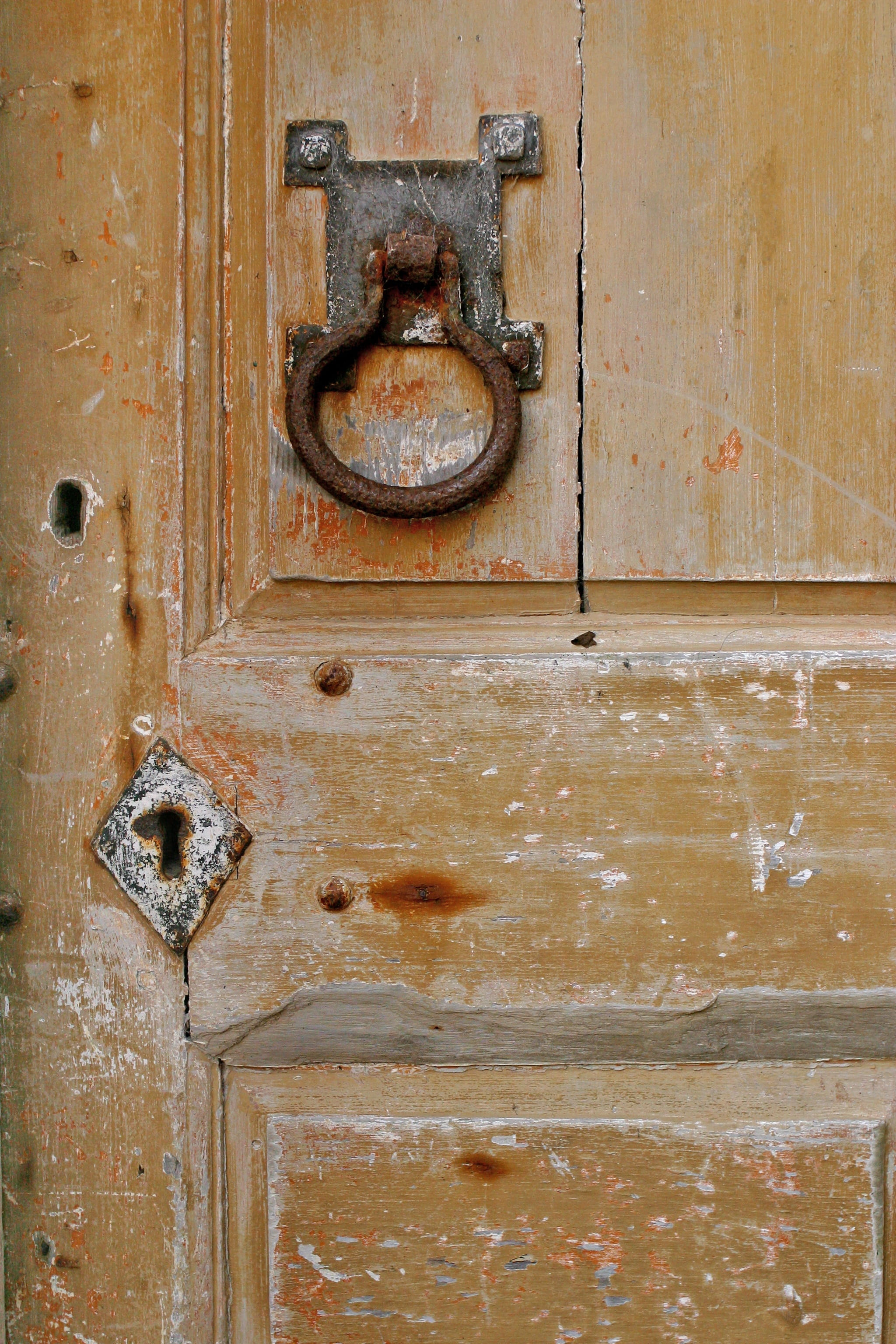 handle, ancient, Knocker, wood - material, Textured, front, full frame, latch, wooden, backgrounds, closed, weathered, no people, architecture, entrance, Phone HD Wallpaper