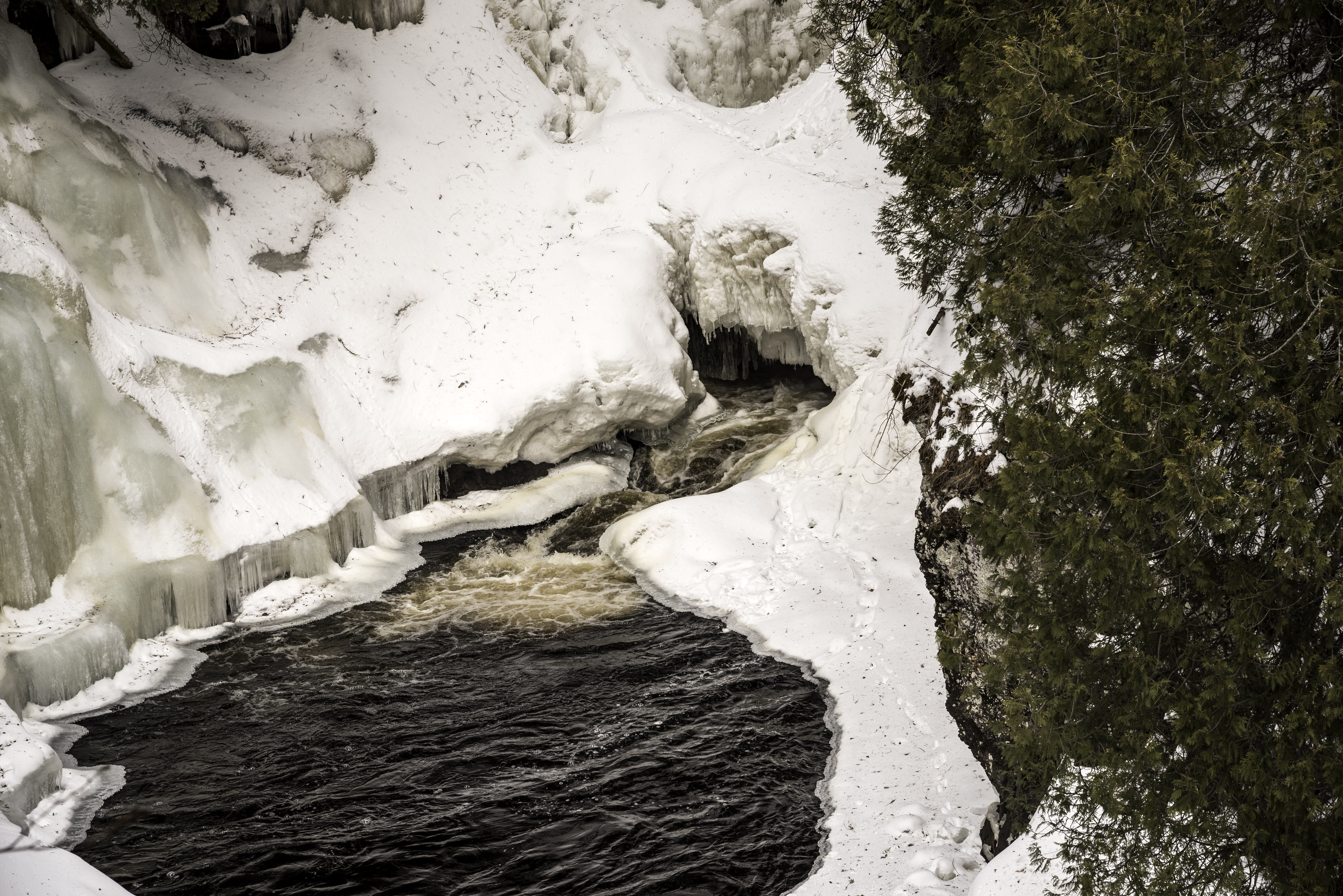 flowing water, solid, outdoors, coming out, water, state, waterfront, waterfall, cave, river, tranquil scene, pool, United States, frozen, scenics, flowing, HD Wallpaper