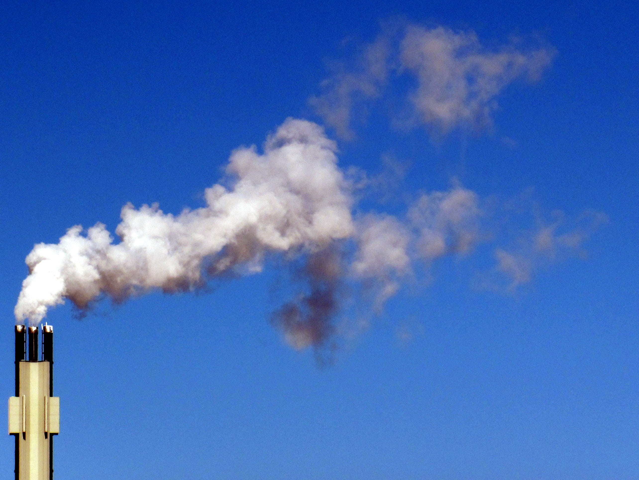 ecosystem, building exterior, no people, sky, environmental issues, nature, air pollution, 2K, poisonous, emission, outdoors, building, chimney, power, HD Wallpaper