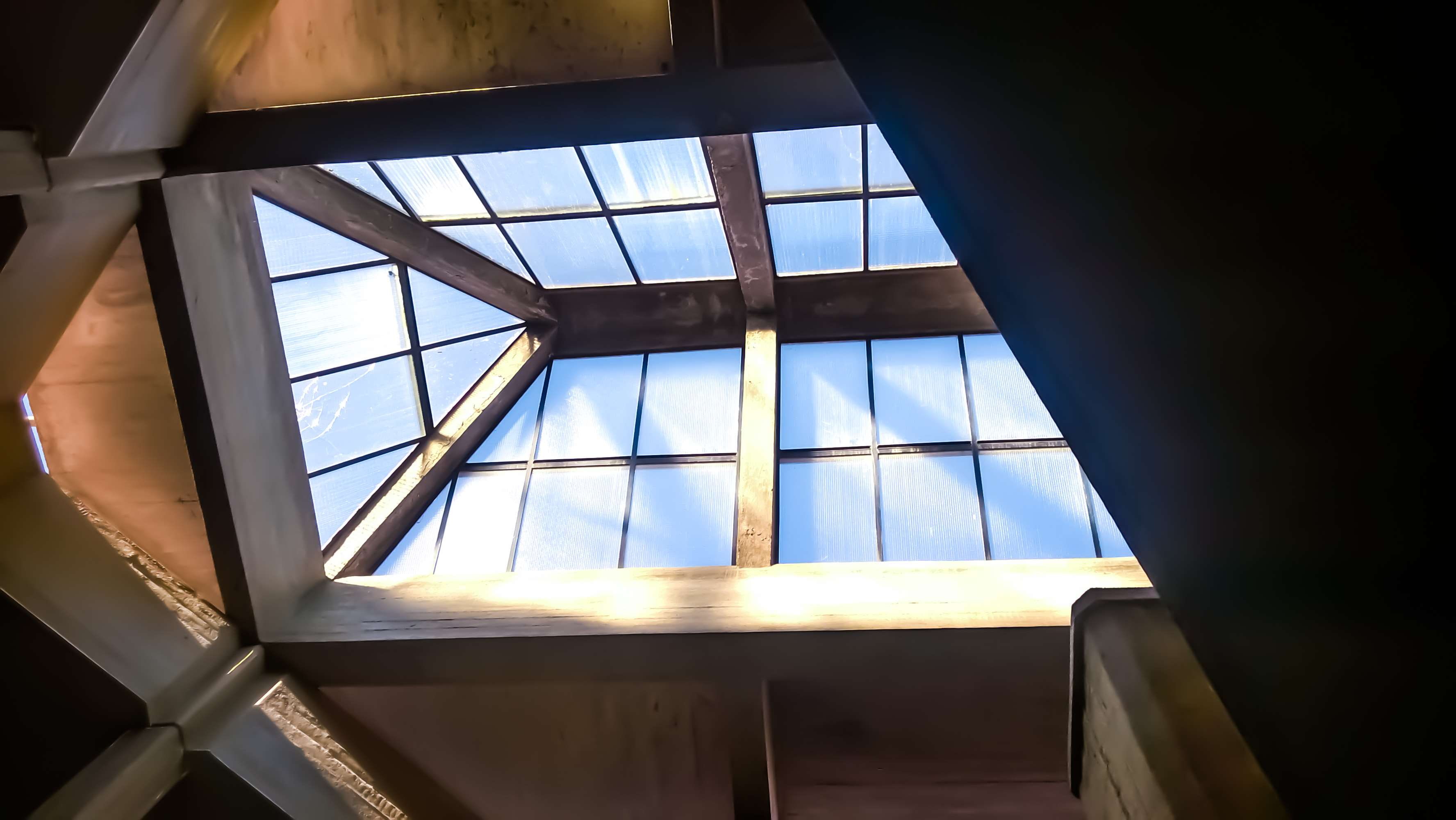 roofs, day, ceiling, directly below, blue sky, nokia, blue, glass window, geometric shape, back light, sunlight, 2K, window frame, glass, built structure, HD Wallpaper
