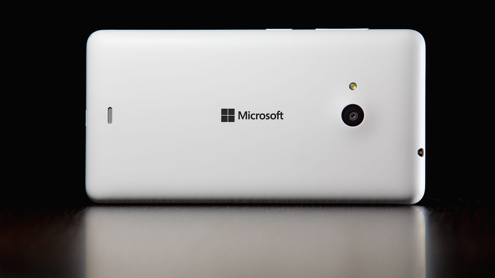 w7phone, lumia 525, smartphone, single object, wireless technology, reflection, copy space, technology, equipment, message, simplicity, white color, internet, HD Wallpaper